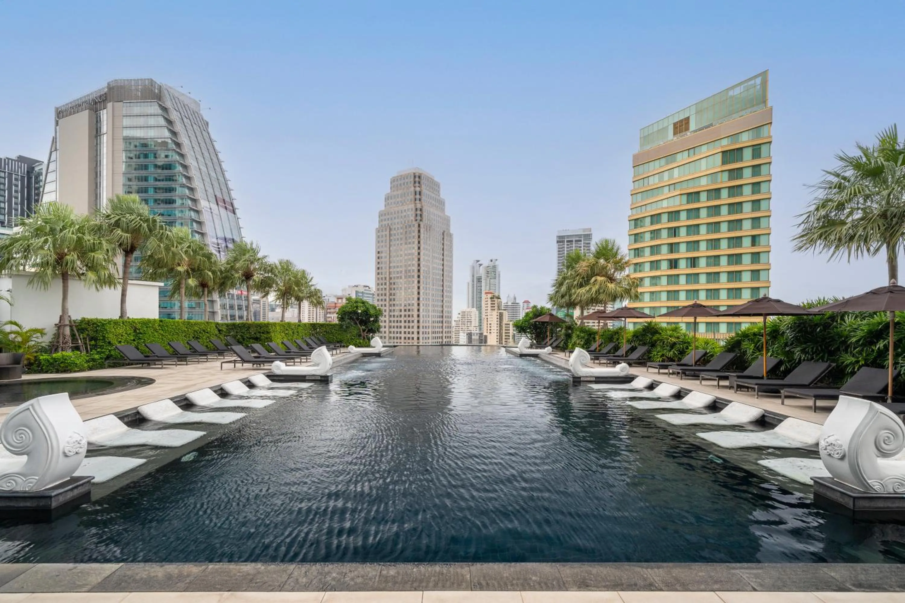 Swimming pool in Grande Centre Point Hotel Terminal21