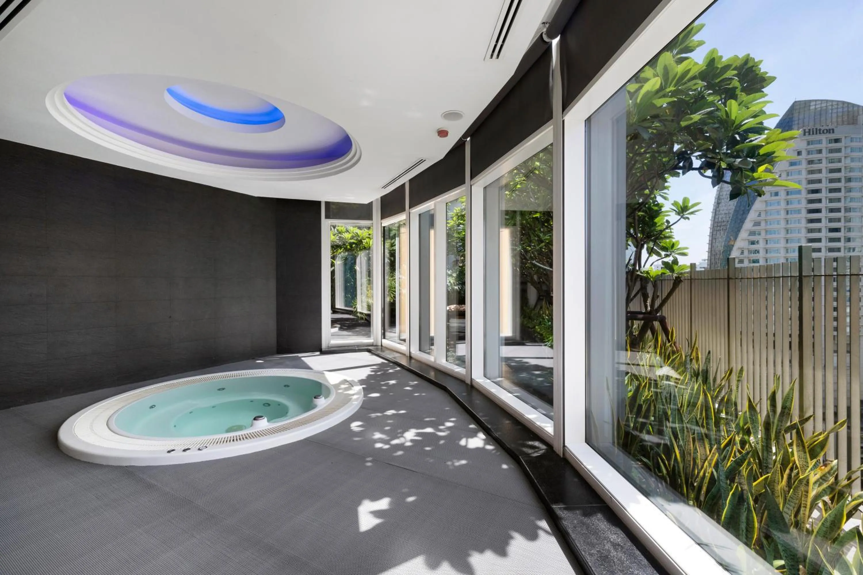 Area and facilities in Grande Centre Point Hotel Terminal21