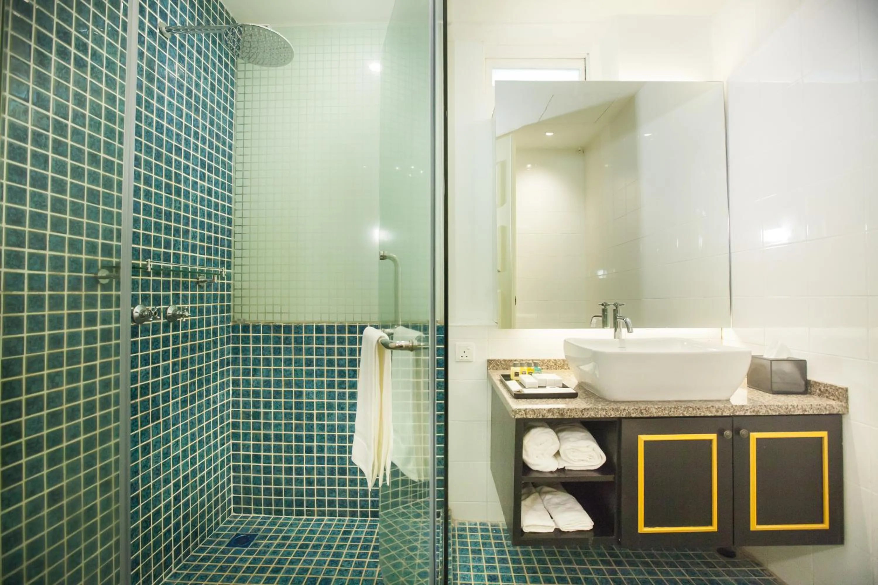 Bathroom in Apple Heritage Hotel