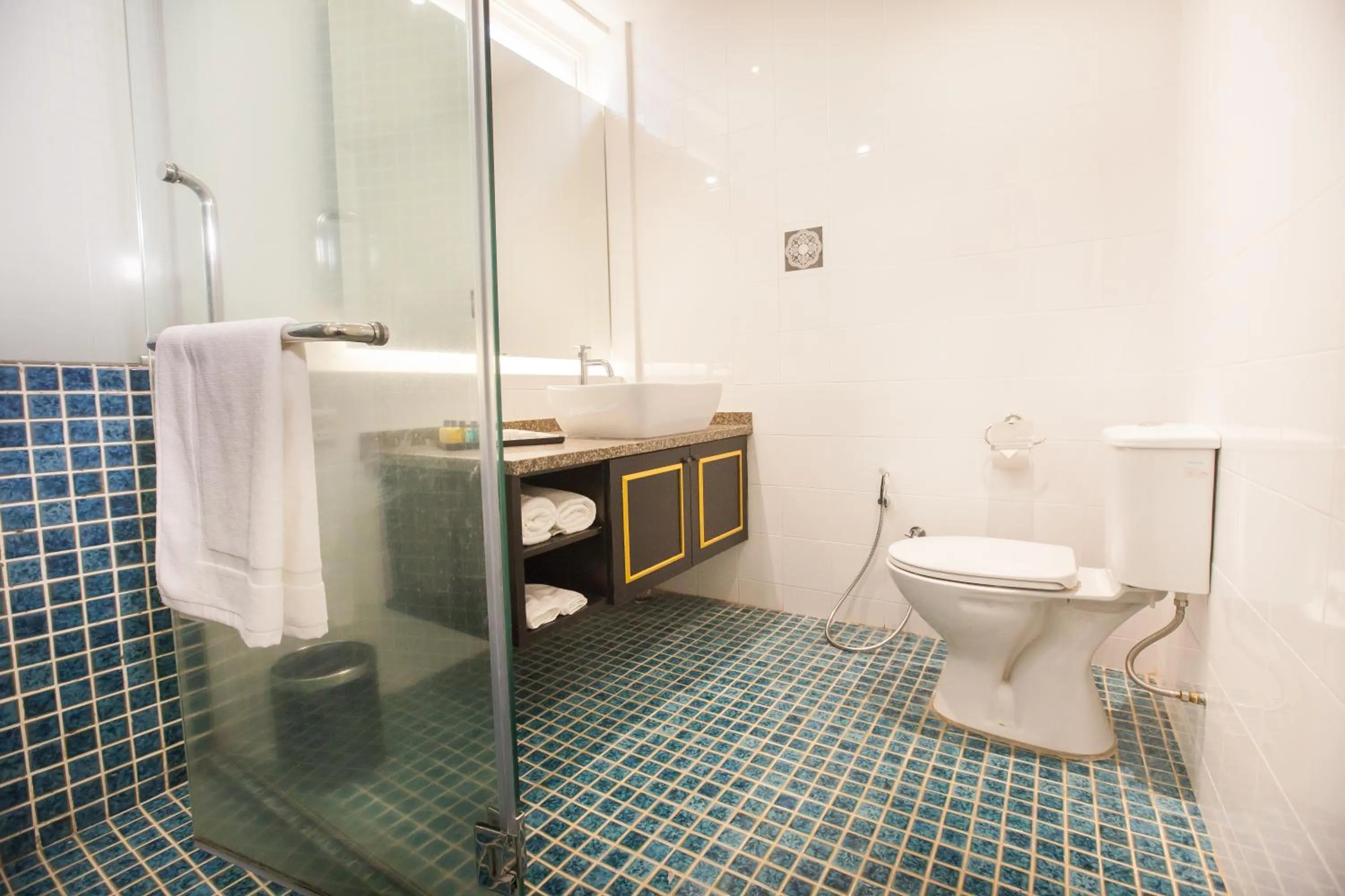 Bathroom in Apple Heritage Hotel