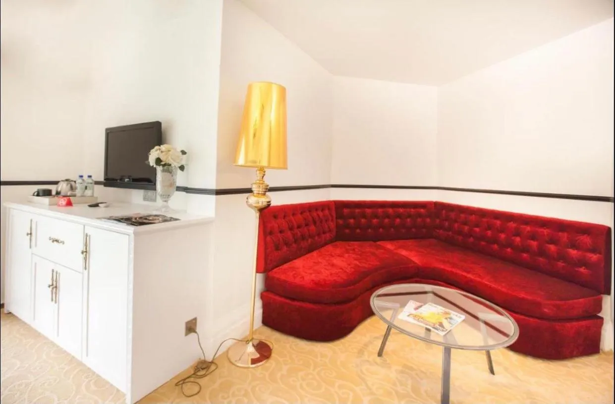 Seating area in Apple Heritage Hotel