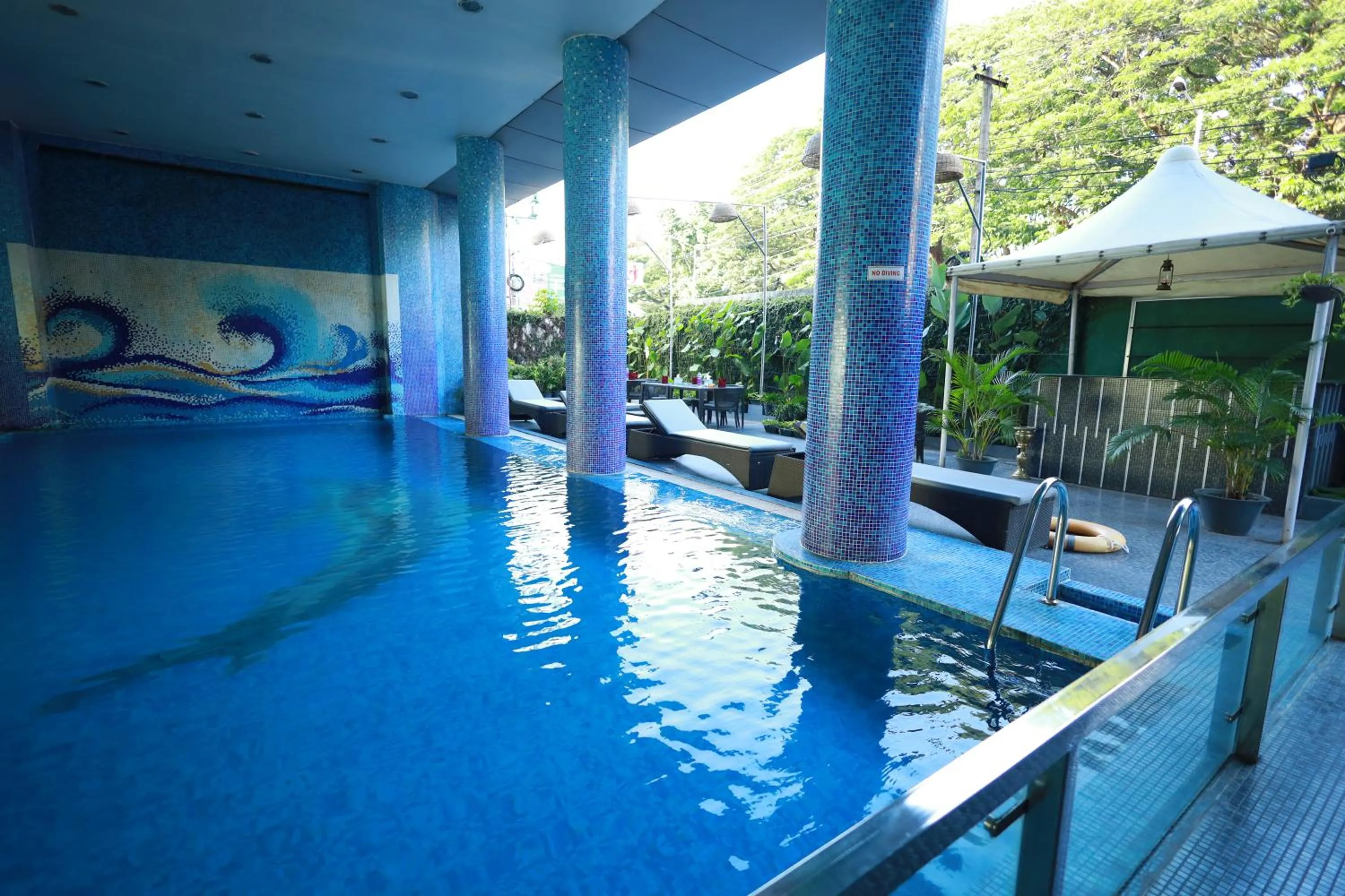 Swimming pool in Saj Luciya -A Classified 4 Star Hotel