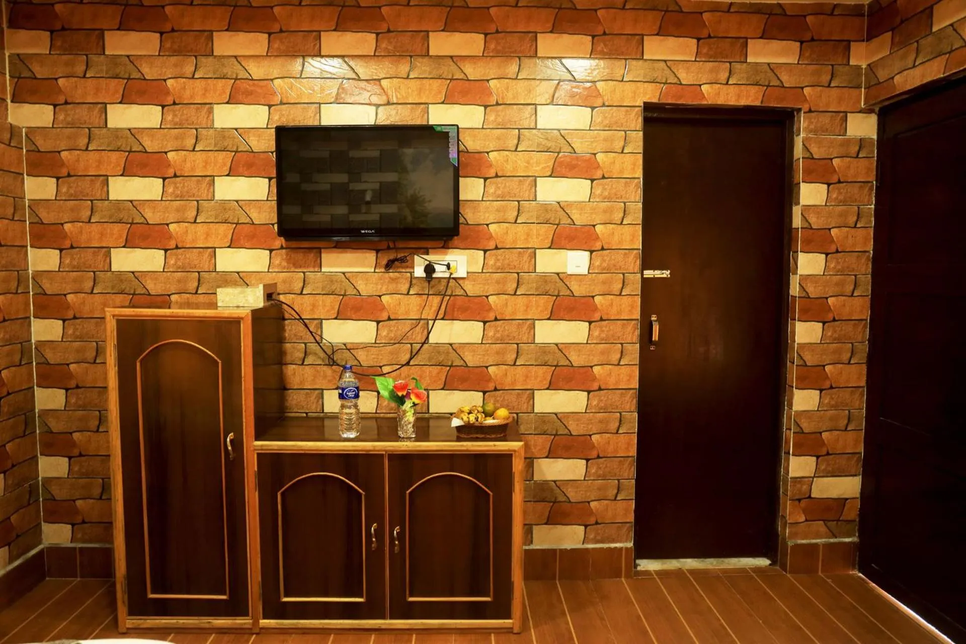 TV and multimedia in Chitwan Forest Resort with swimming pool , Chitwan National Park