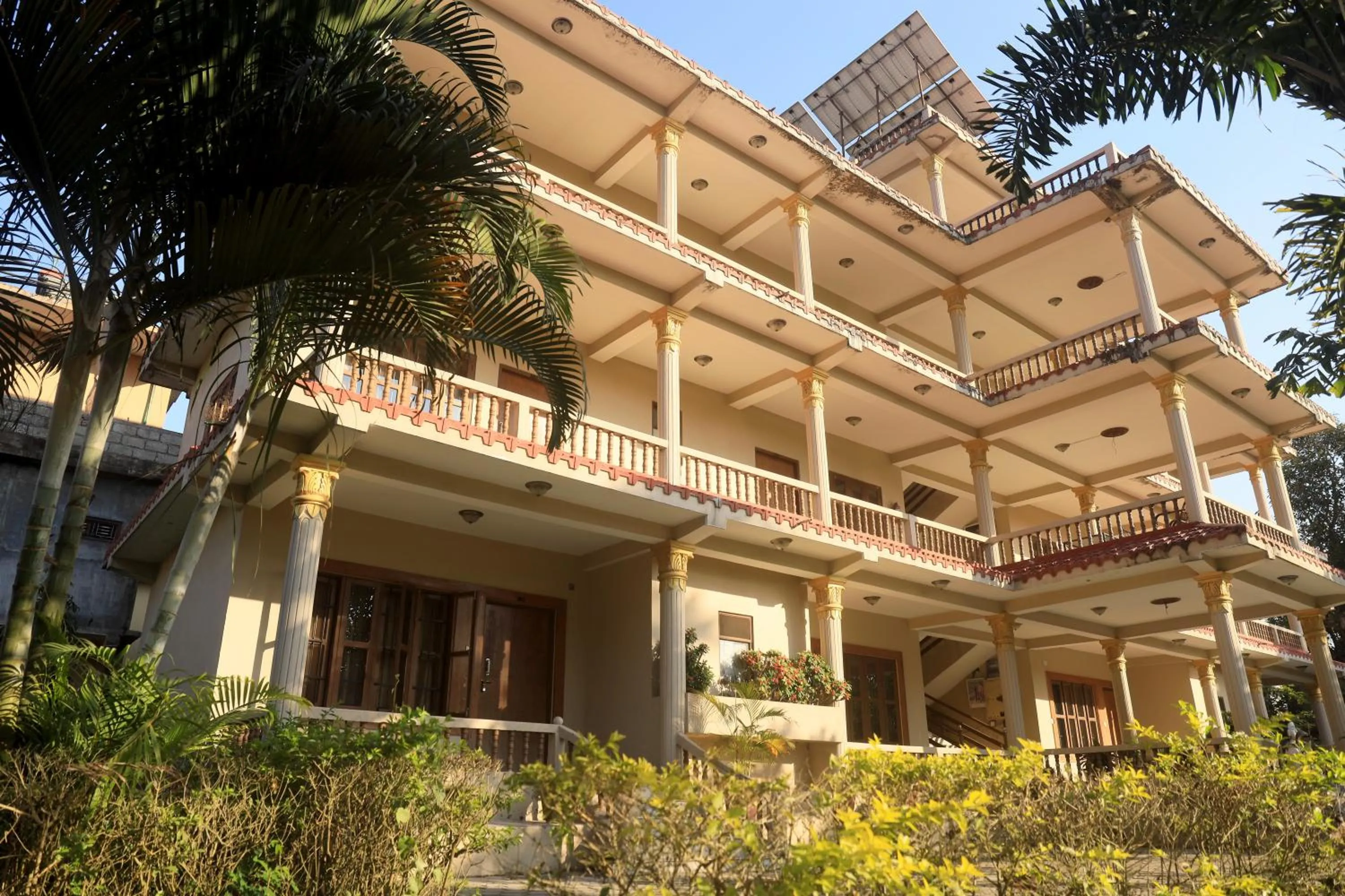 Property building in Chitwan Forest Resort with swimming pool , Chitwan National Park