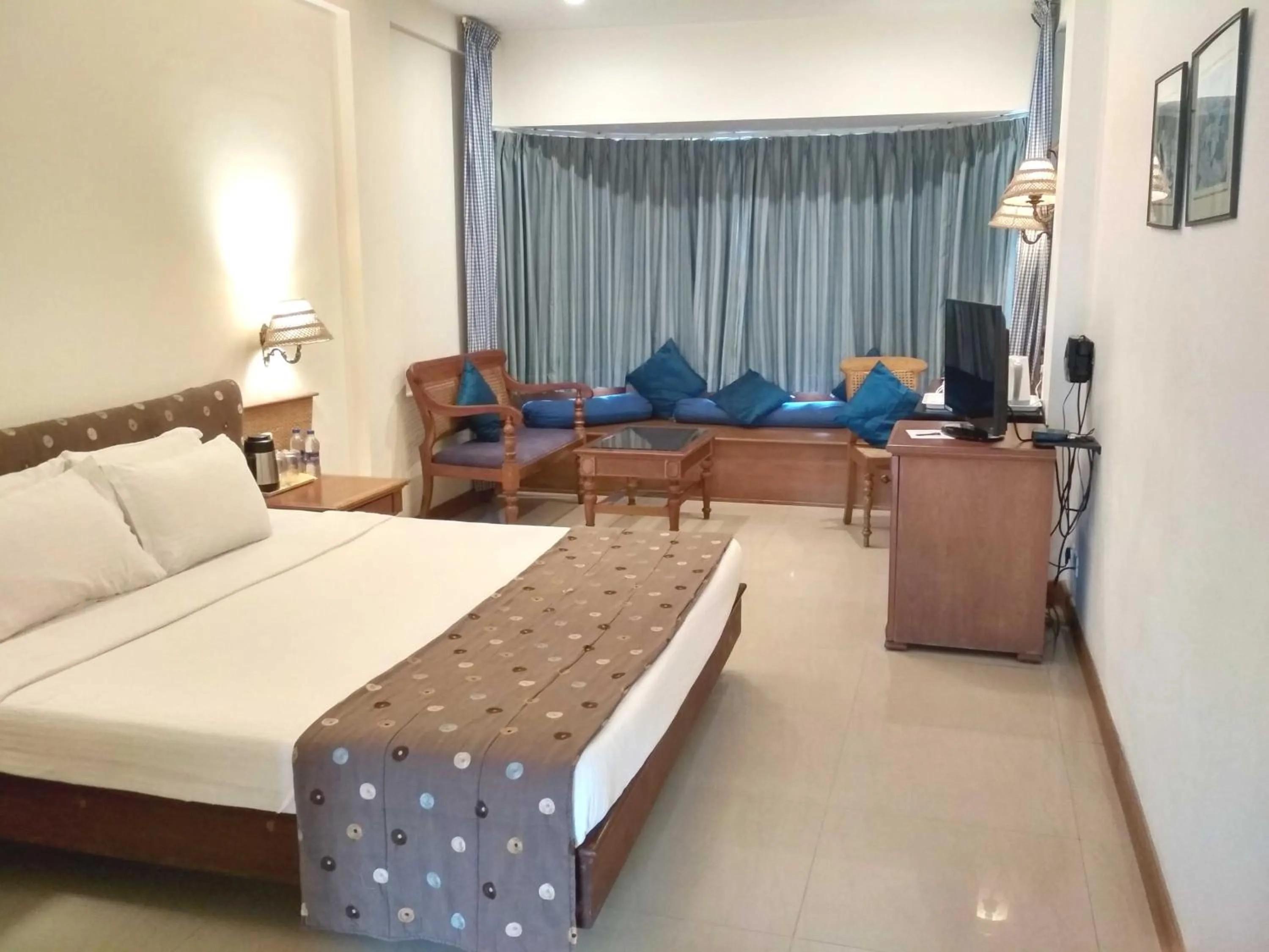 Photo of the whole room in Hindustan Beach Retreat