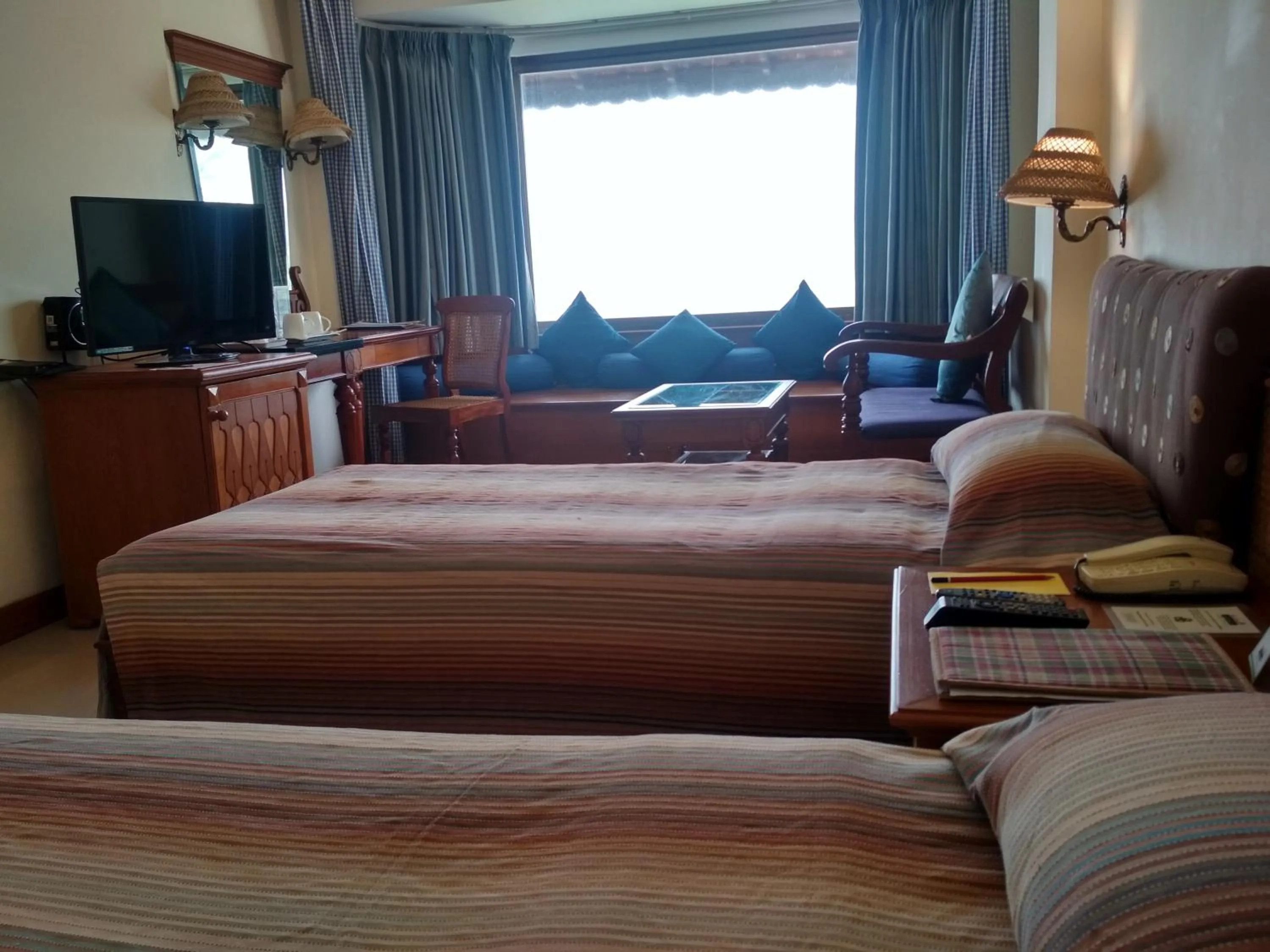 TV/Entertainment Center in Hindustan Beach Retreat