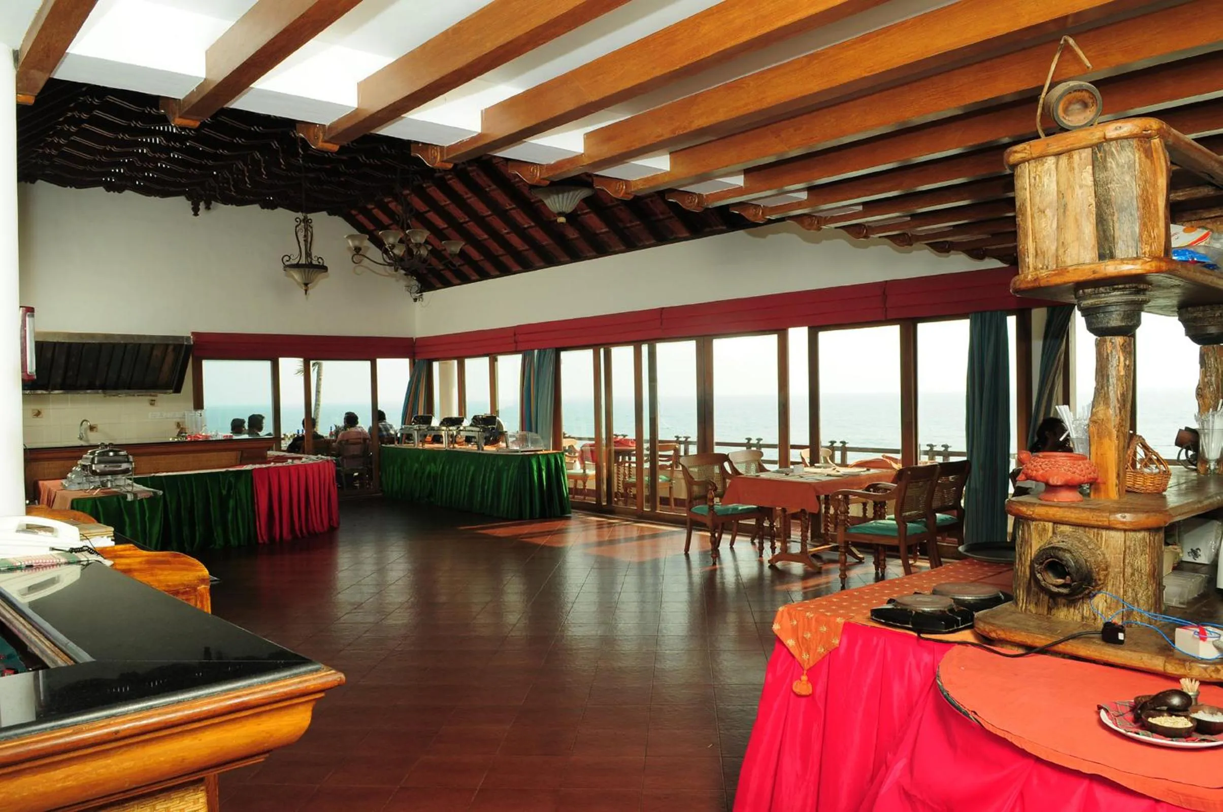 Restaurant/Places to Eat in Hindustan Beach Retreat