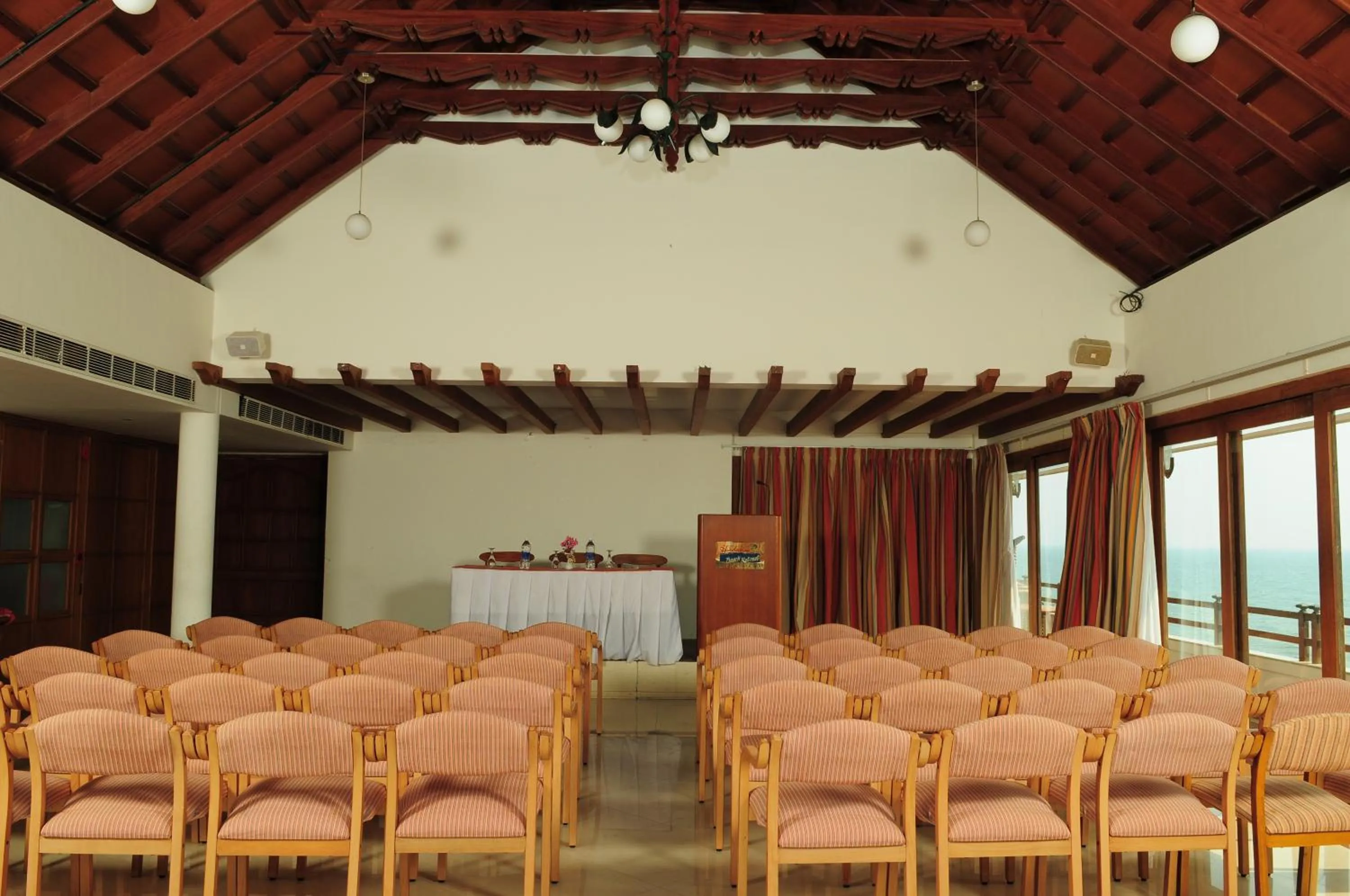 Banquet/Function facilities in Hindustan Beach Retreat