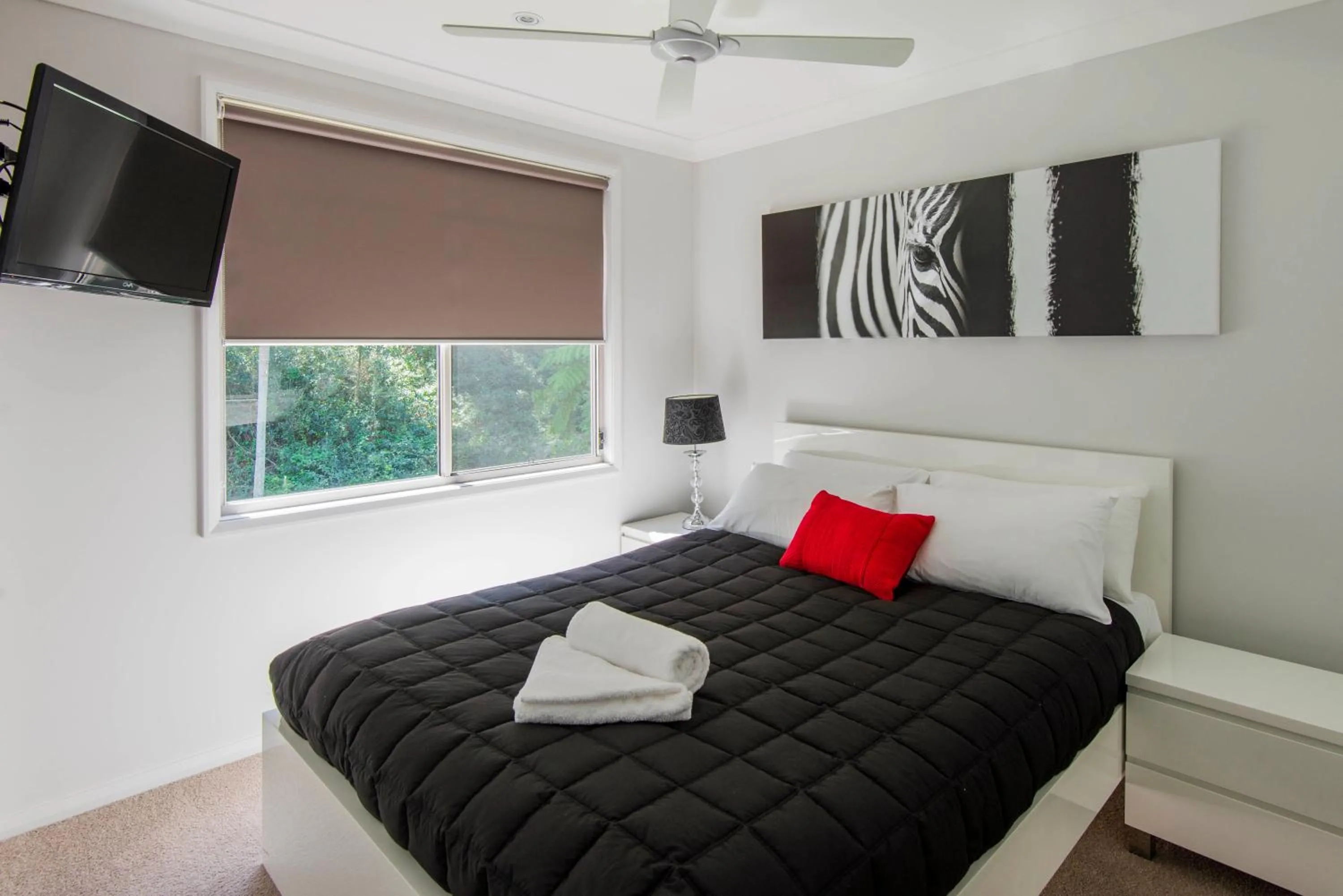 Photo of the whole room, Bed in The Palms At Avoca