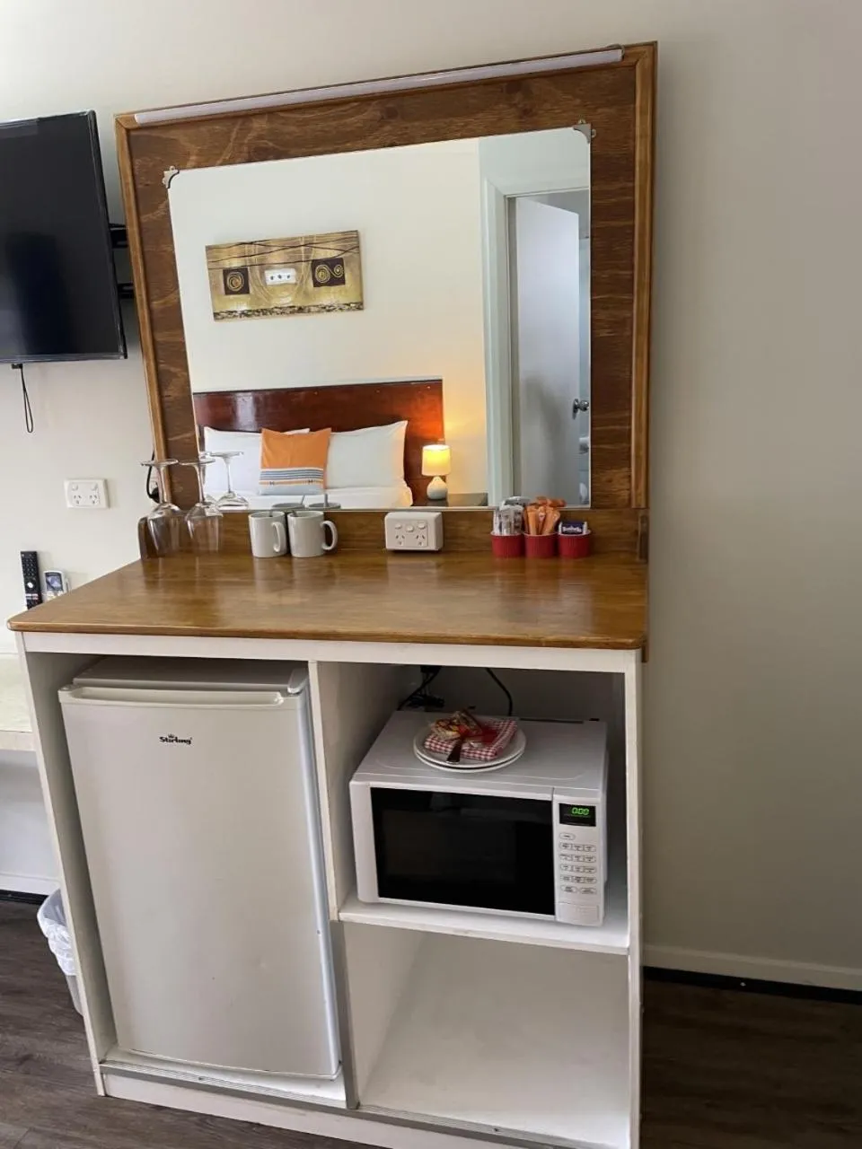 oven in Highway Motor Inn Taree