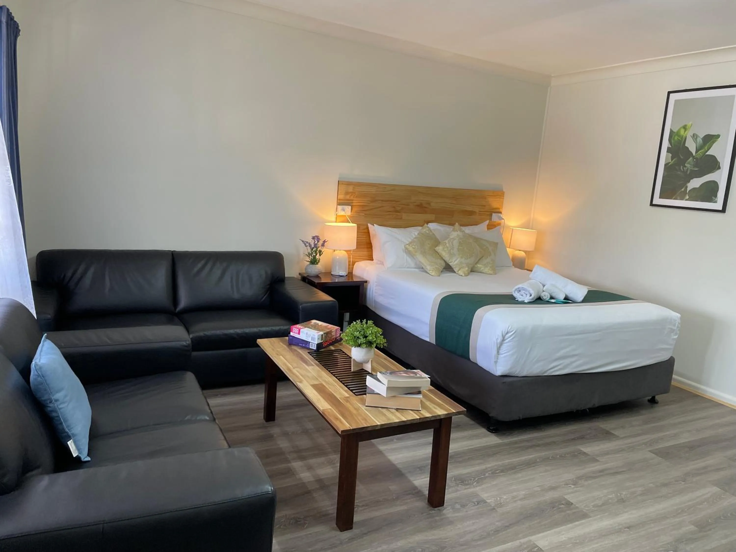 Bed in Highway Motor Inn Taree