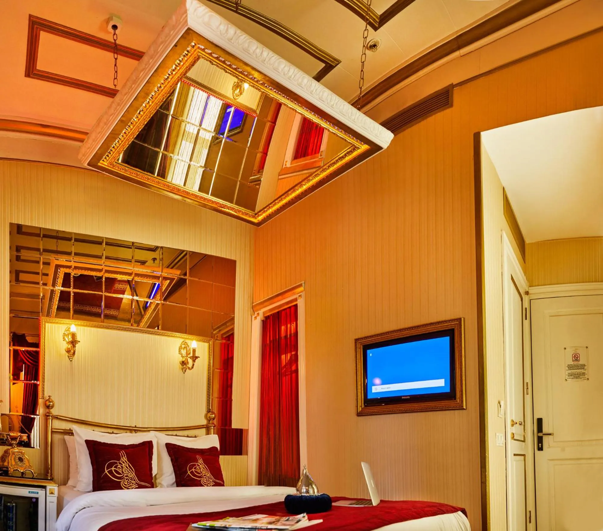 TV and multimedia, Bed in Sultan Tughra Hotel