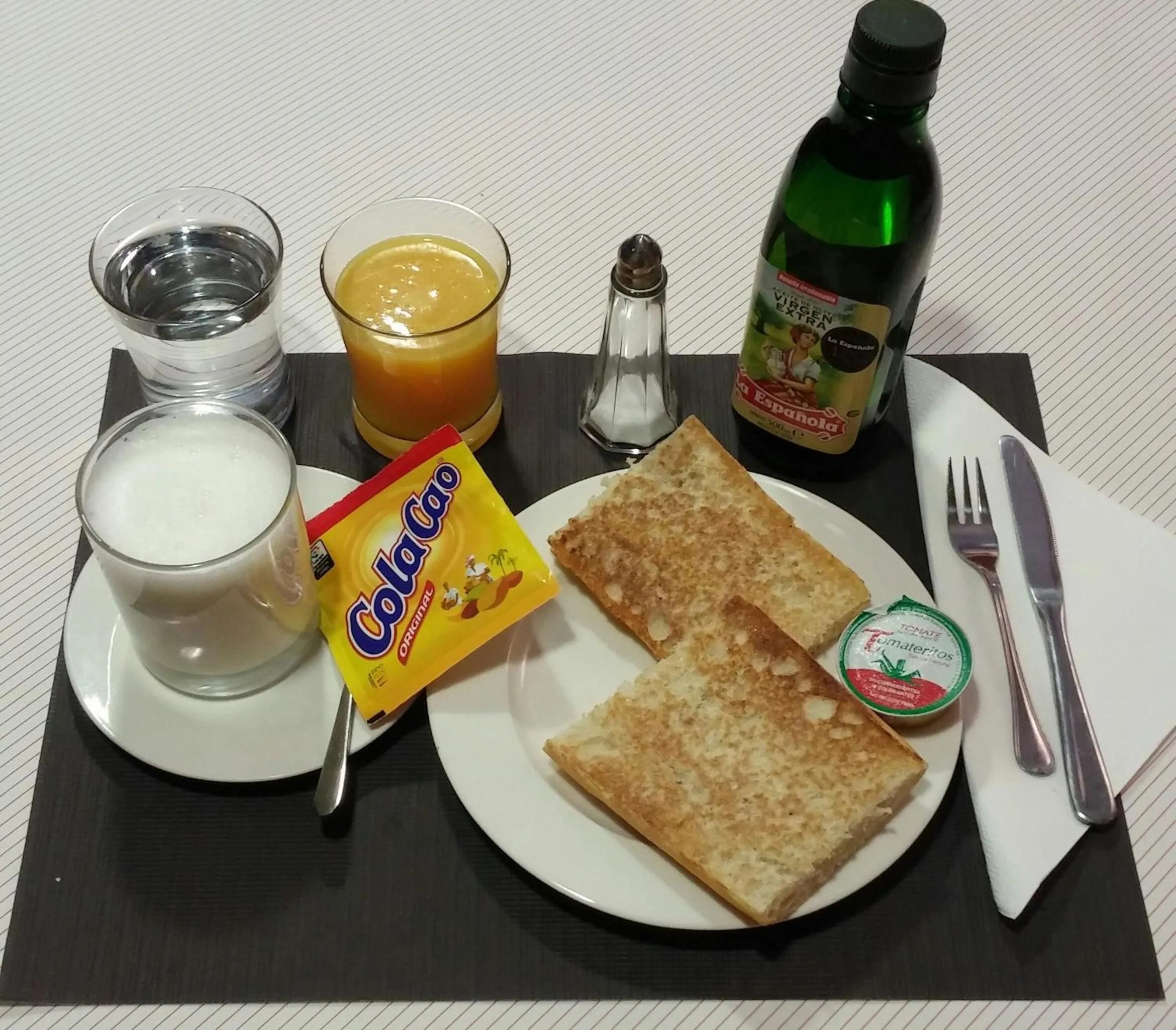 Breakfast in Hotel Bedoya