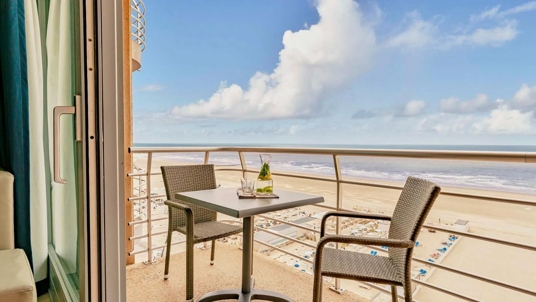 Balcony/Terrace in Holiday Suites Blankenberge