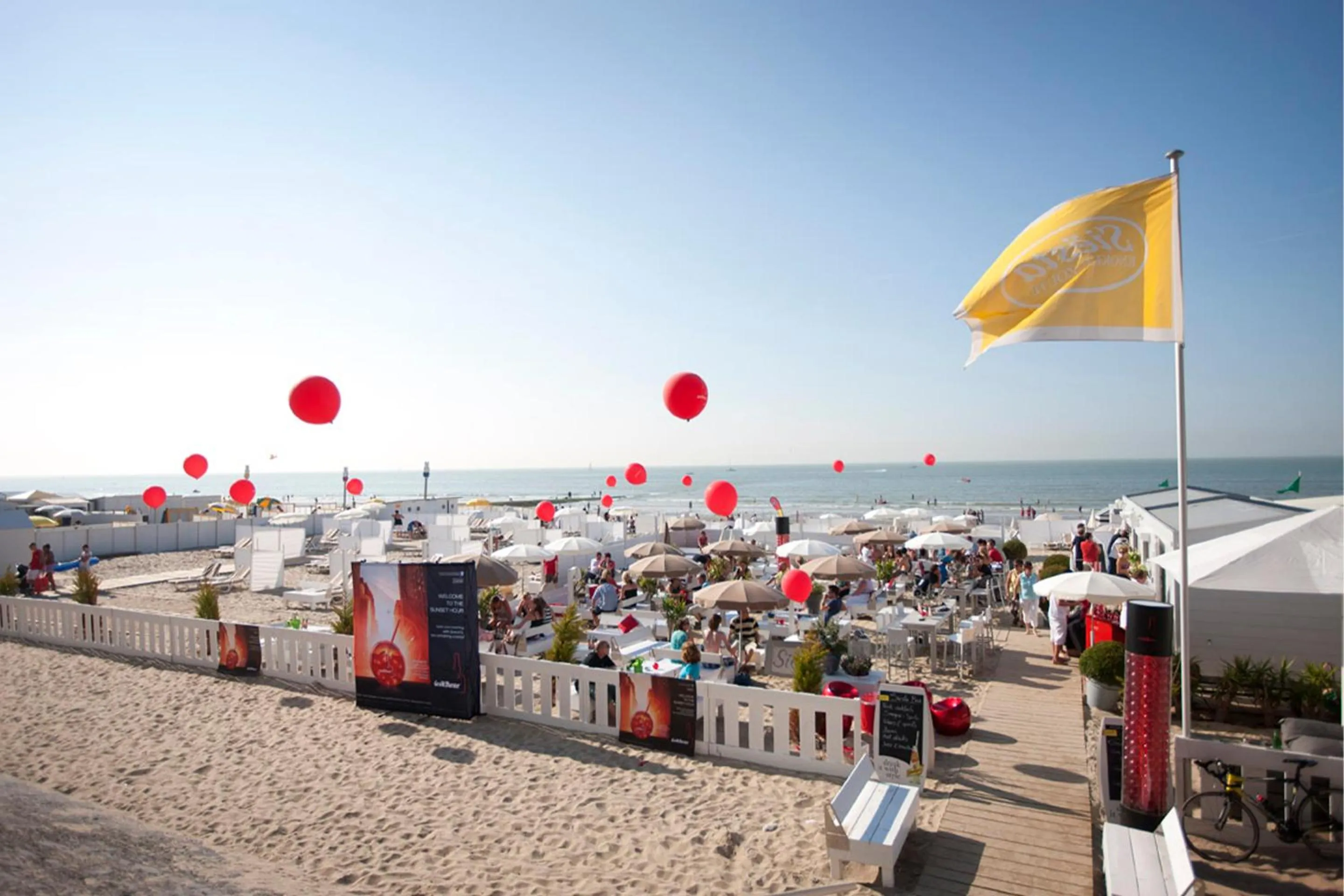 Beach in Holiday Suites Blankenberge
