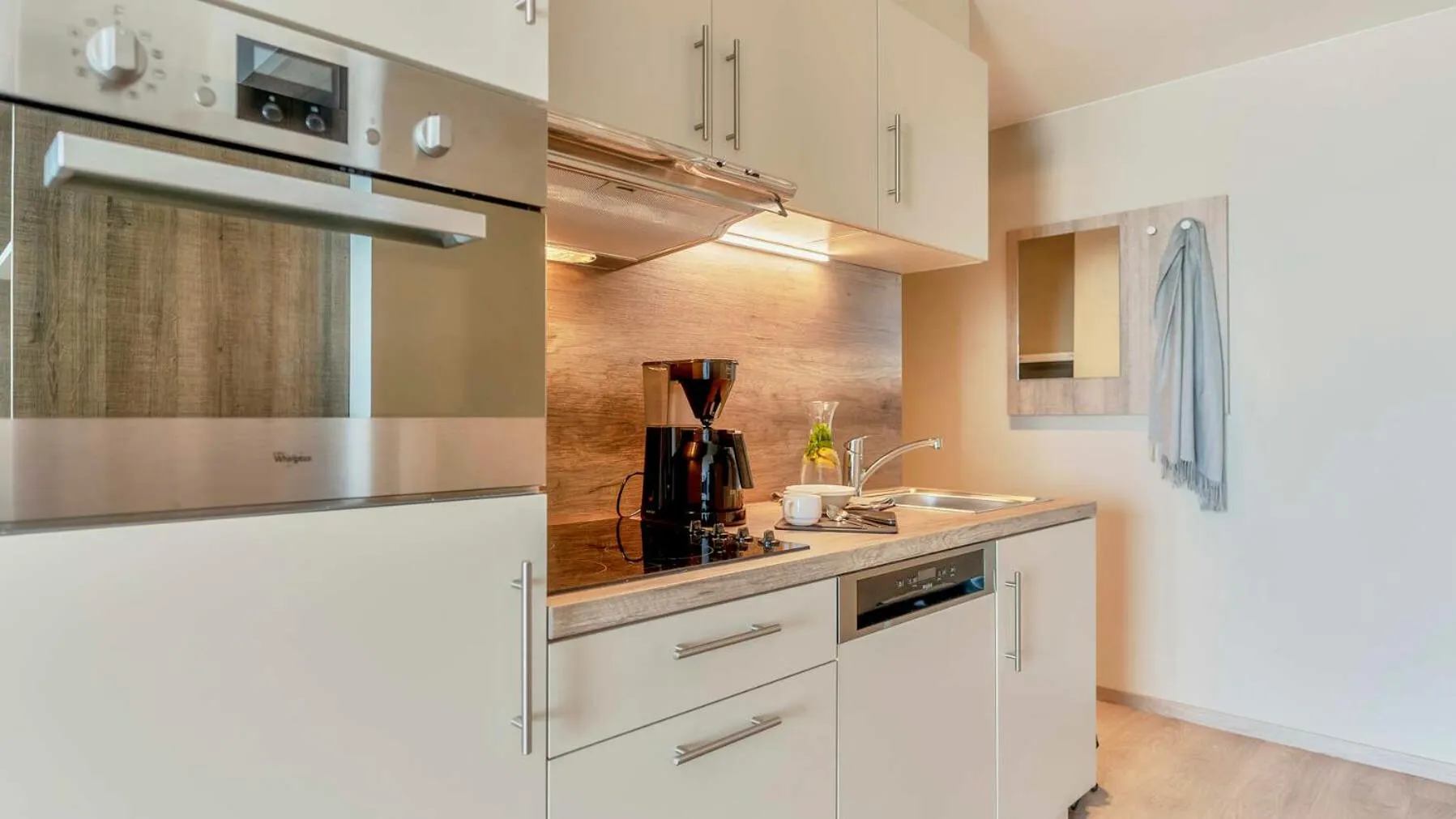 Kitchen or kitchenette in Holiday Suites Blankenberge