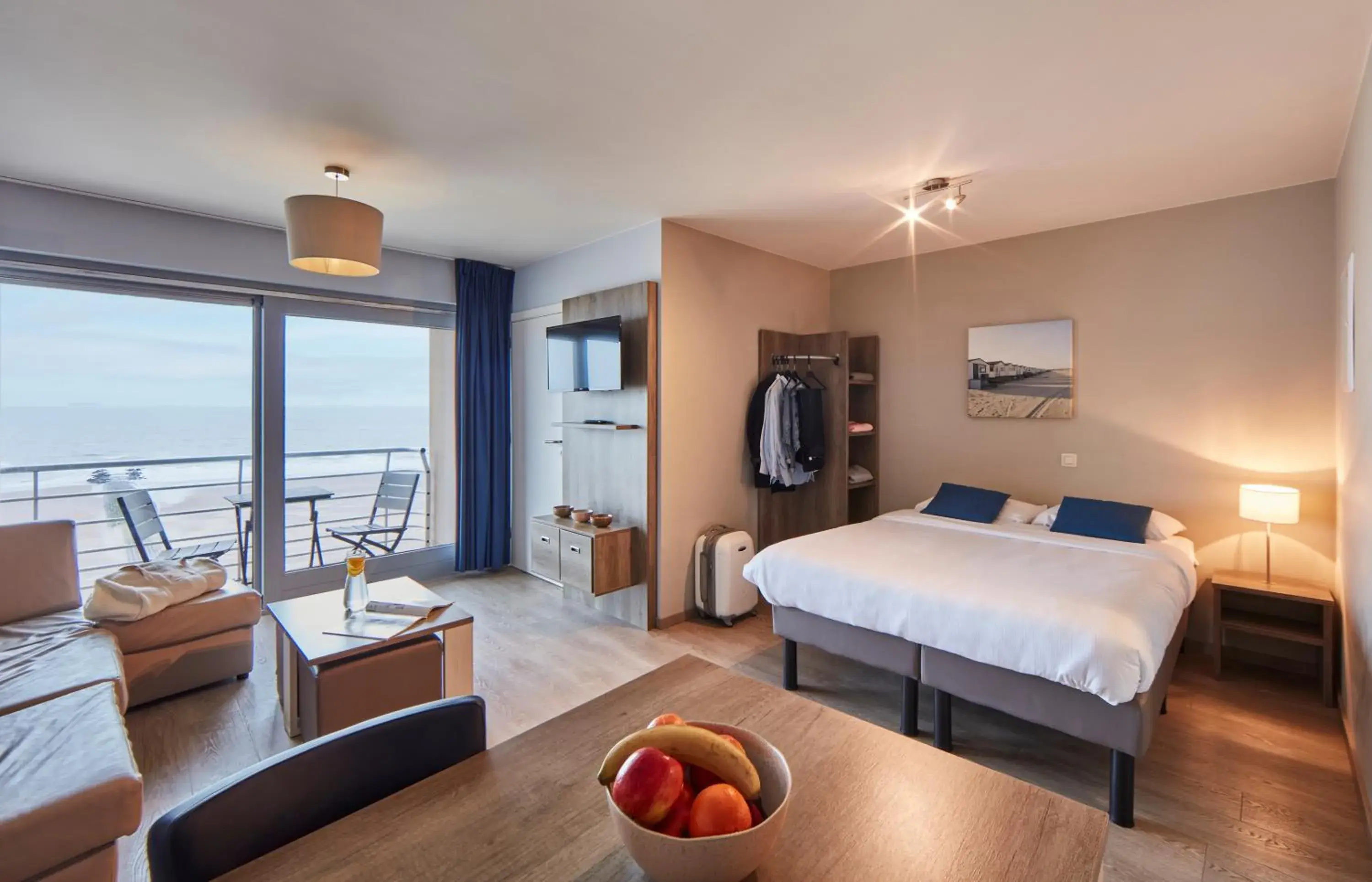 Family Suite with Sea View | 2 Adults - 3 Children in Holiday Suites Blankenberge Family Suite with Sea View | 2 Adults - 3 Children in Holiday Suites Blankenberge