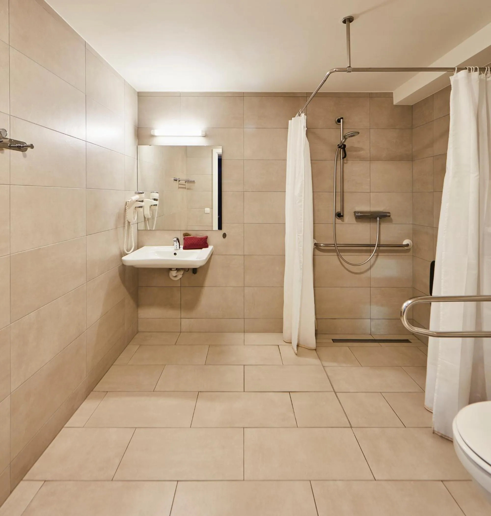 Shower in Holiday Suites Blankenberge