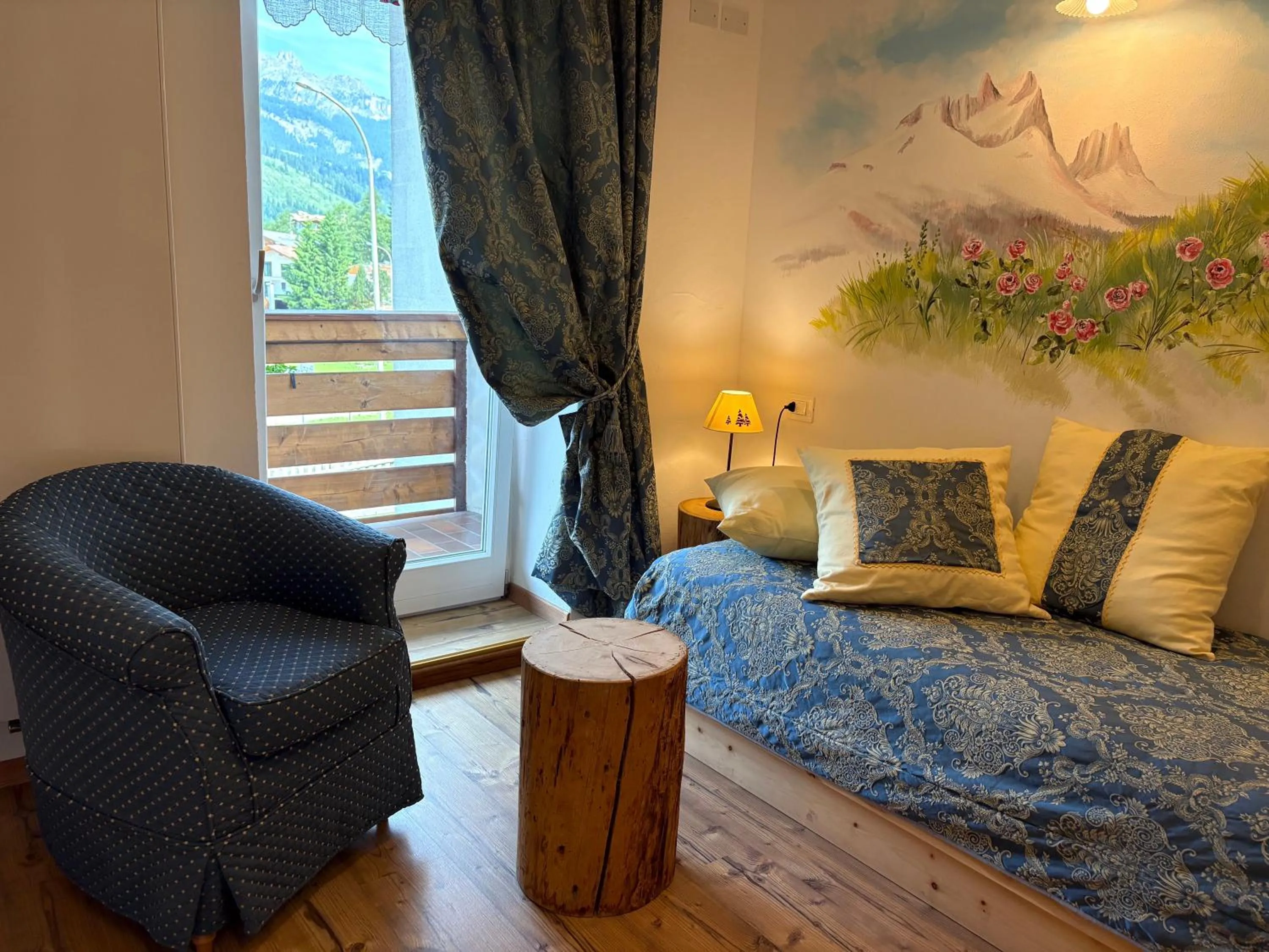 Bedroom, Bed in Alpen Family Hotel Someda