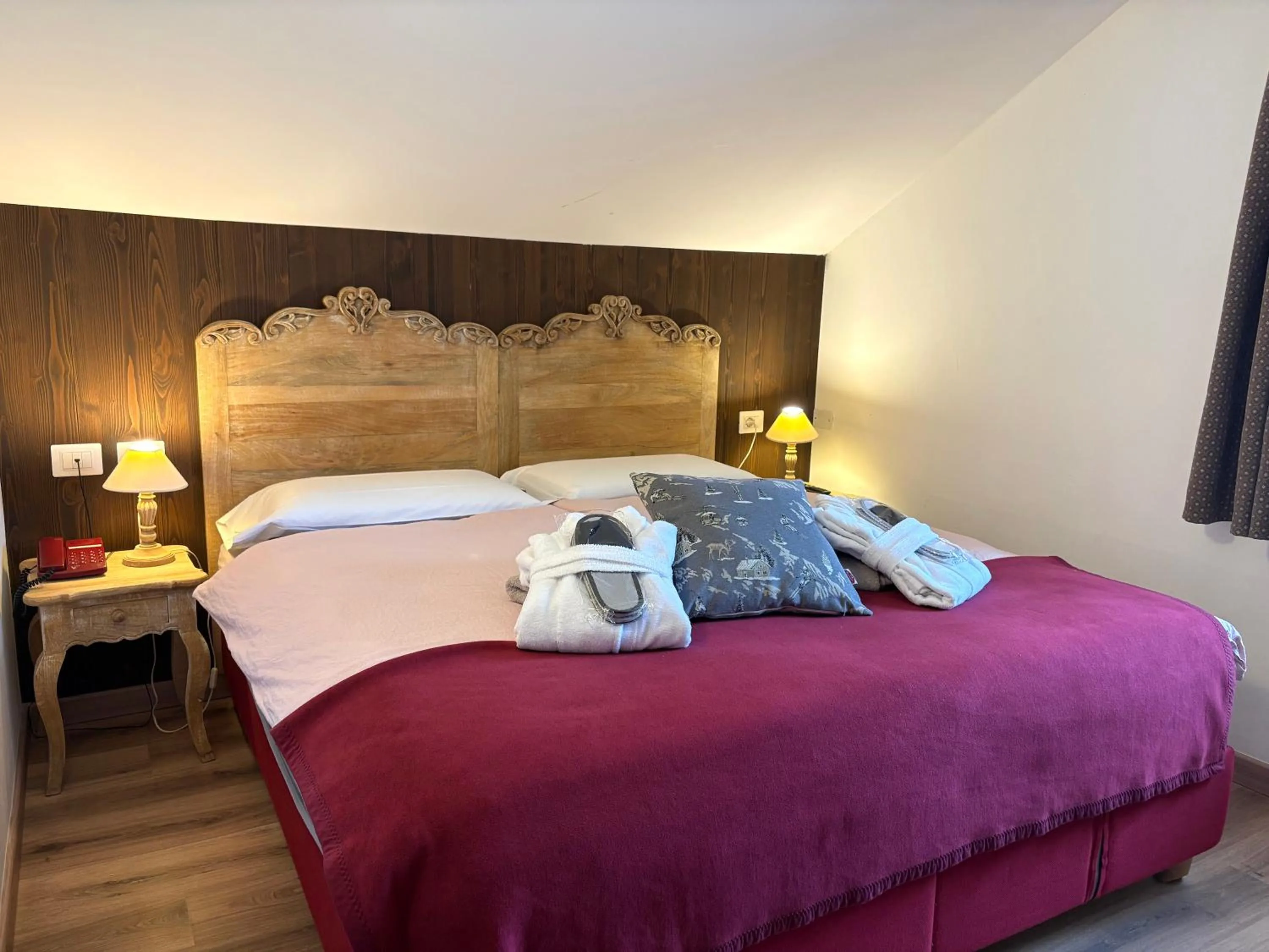 Bedroom, Bed in Alpen Family Hotel Someda