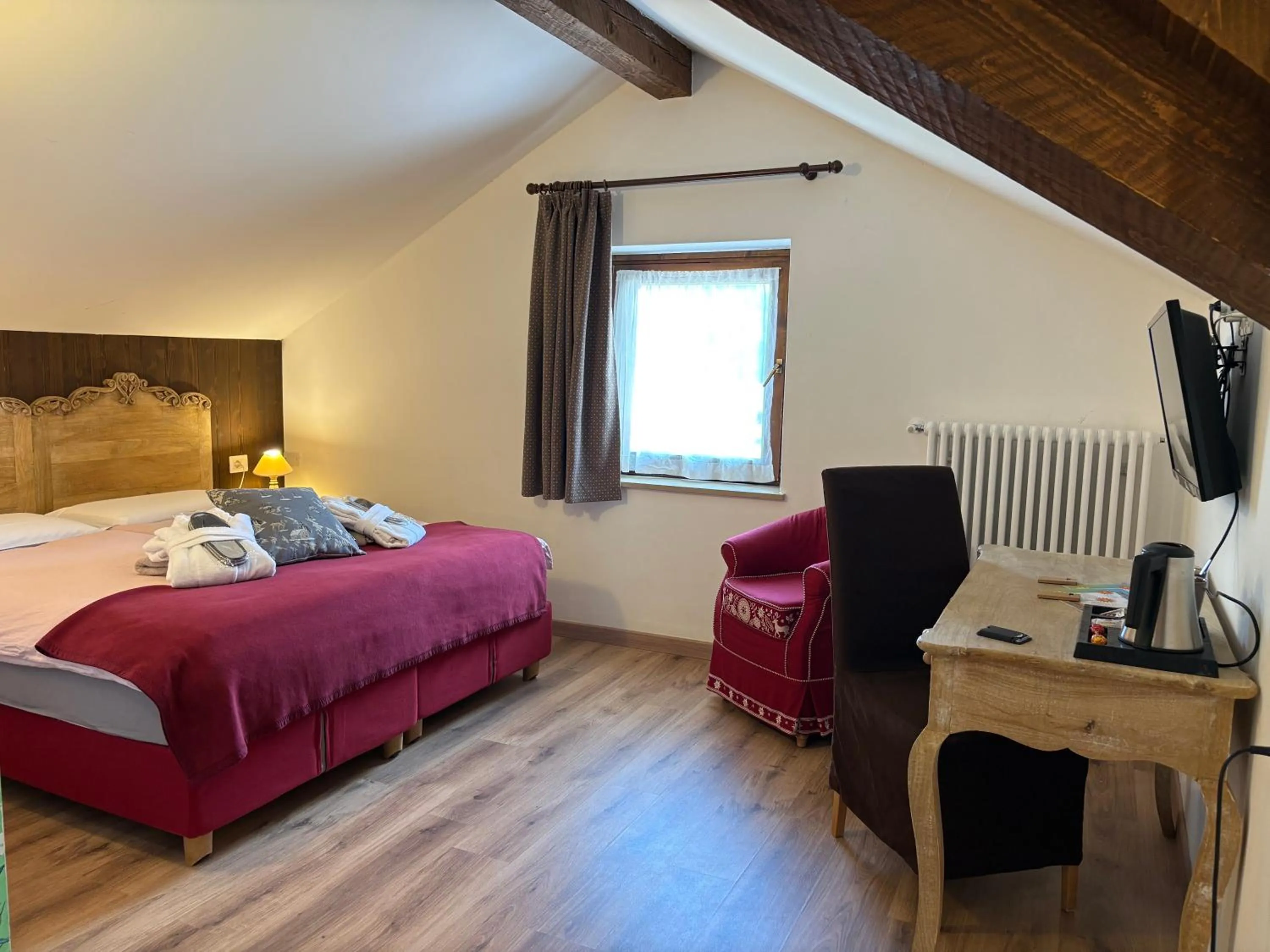 Bedroom, Bed in Alpen Family Hotel Someda