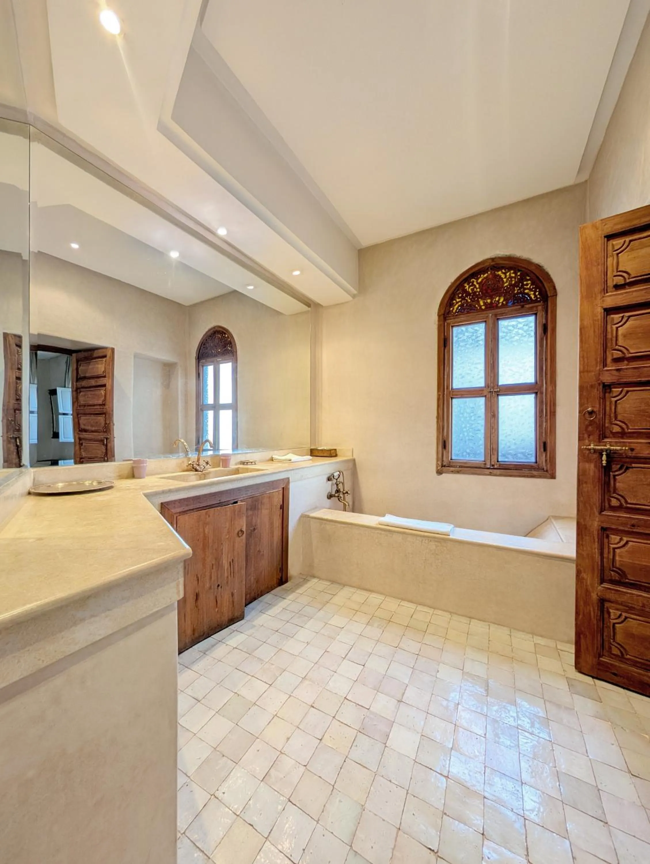 Bathroom, Bed in Riad Slitine & Spa