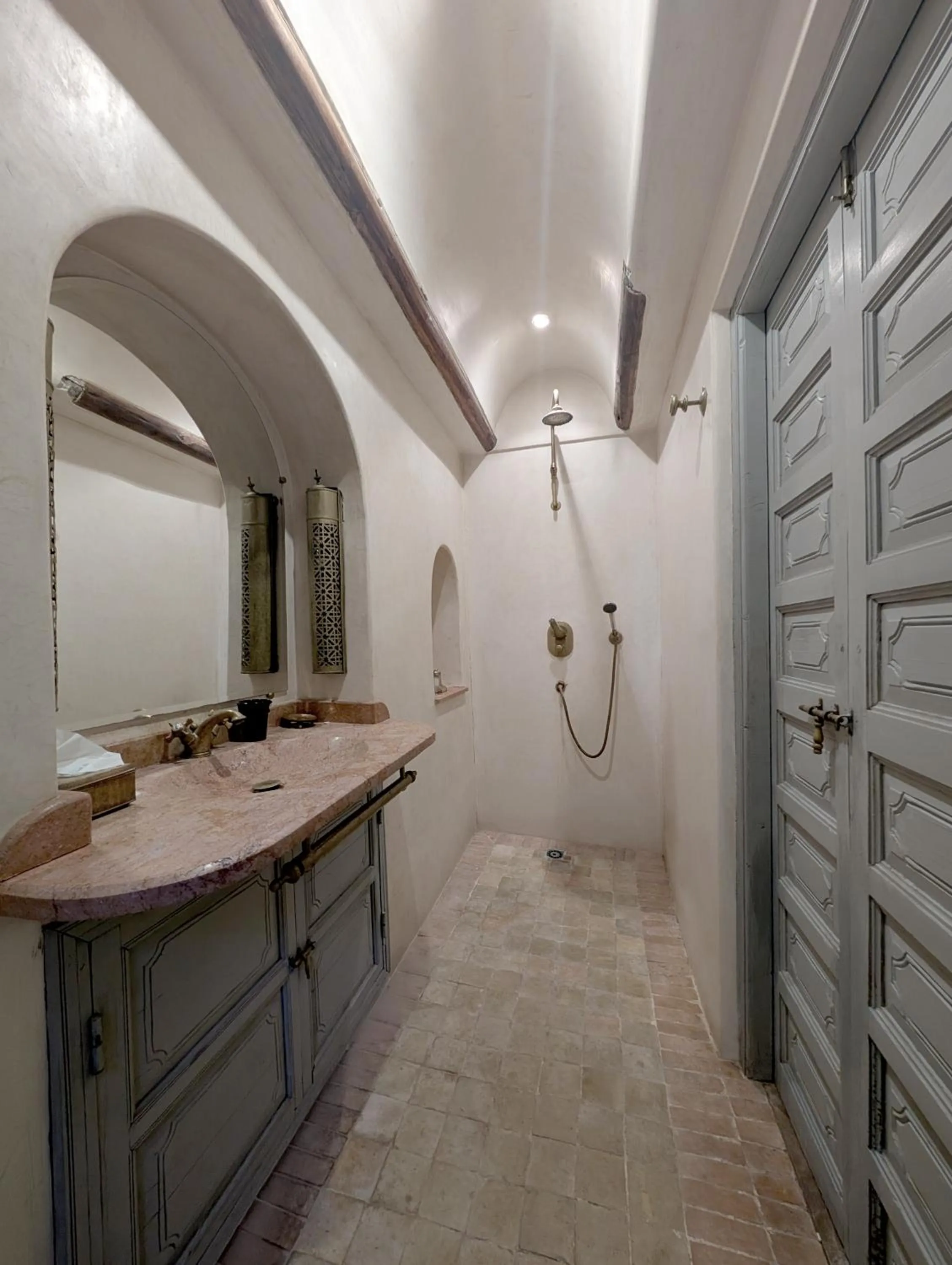 Shower in Riad Slitine & Spa