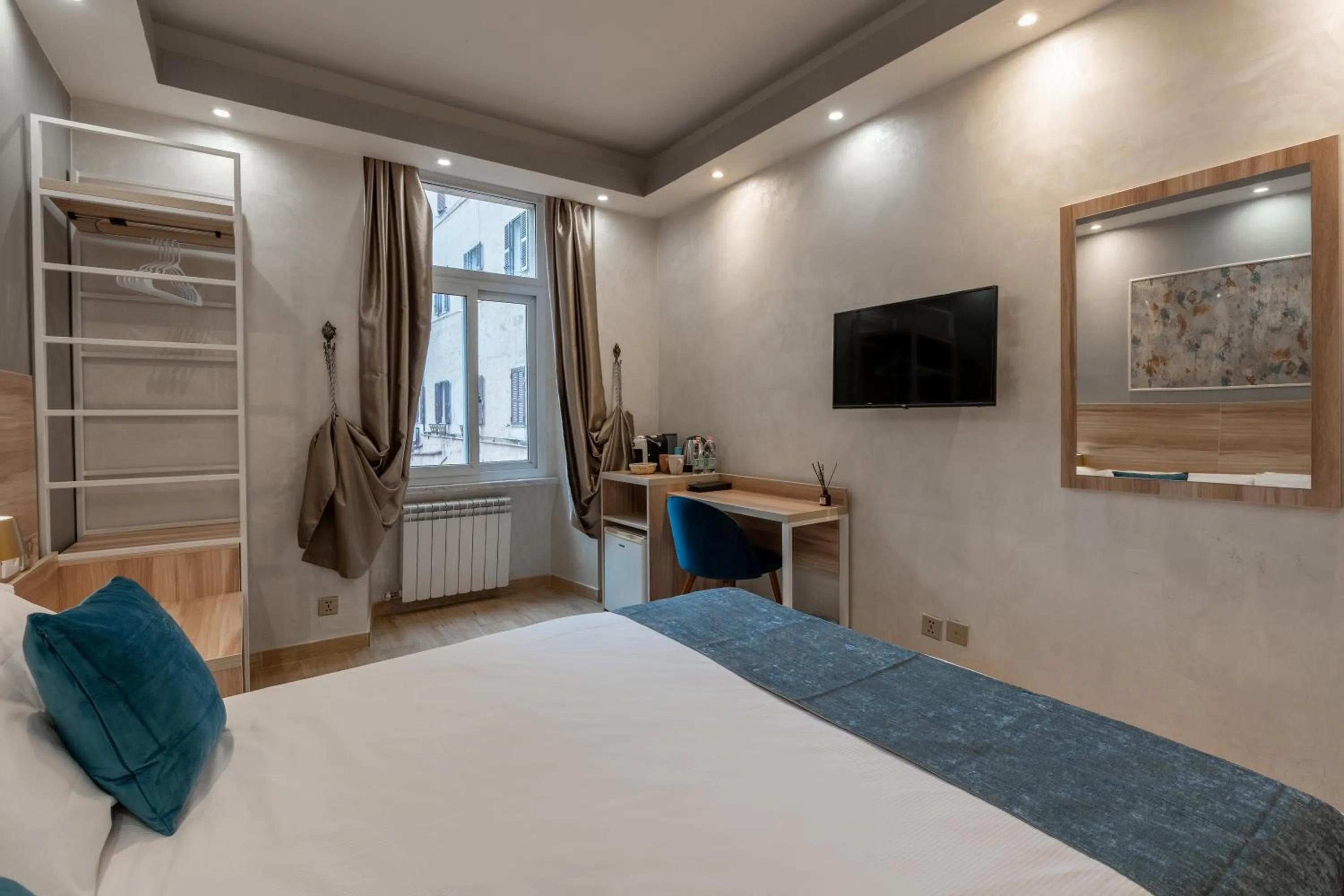 Bed in Rome Love Hotel