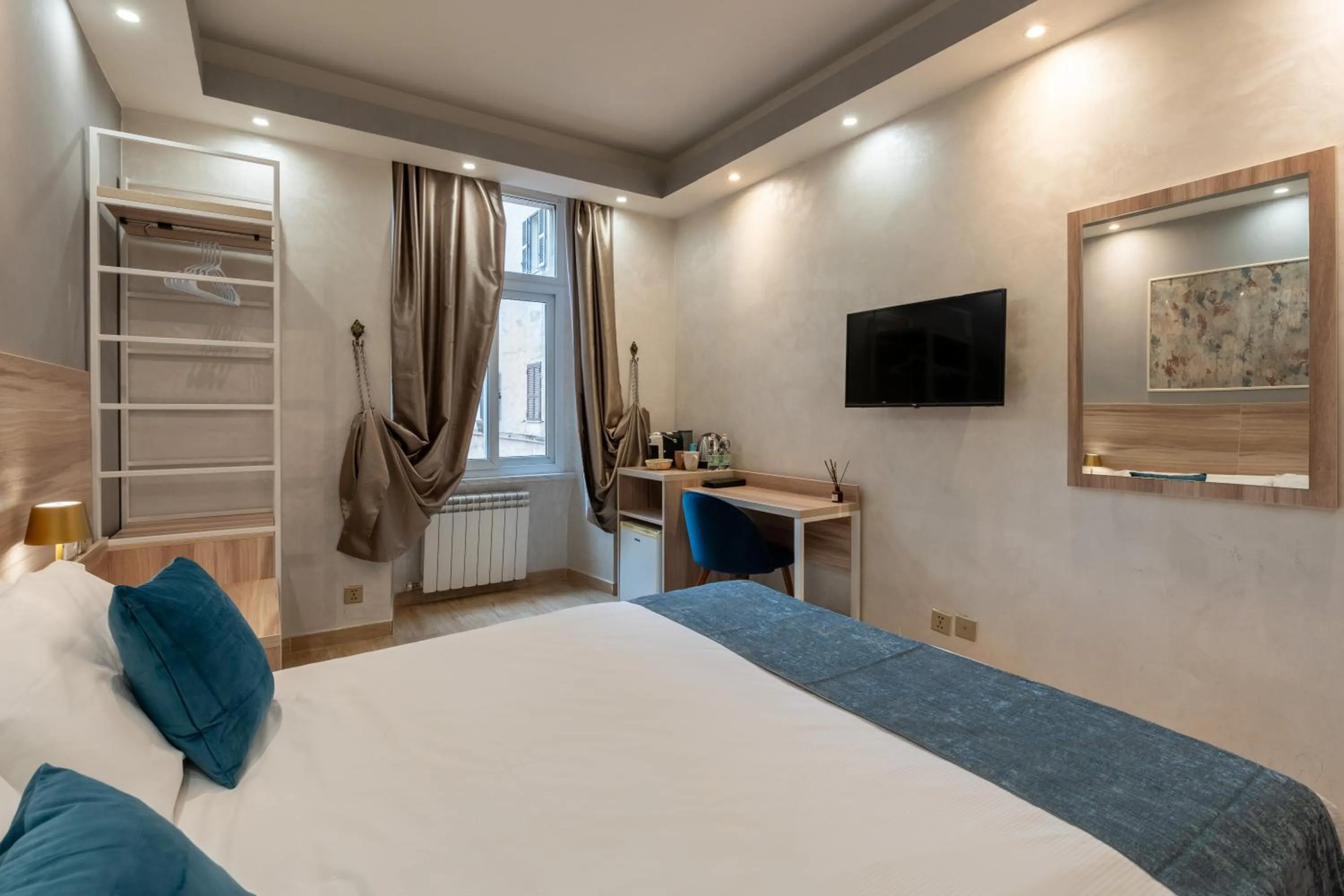 Bed in Rome Love Hotel