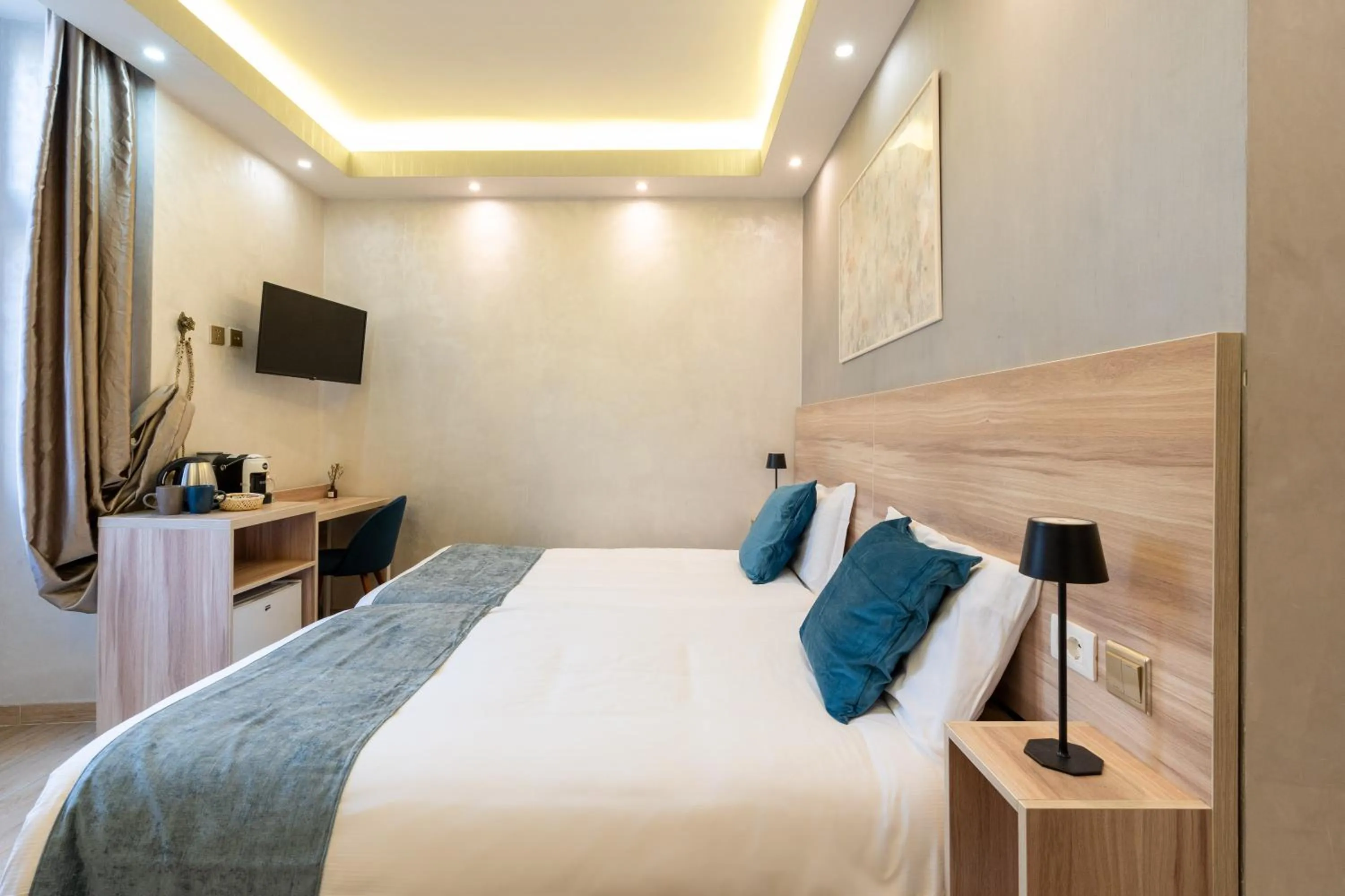 Bed in Rome Love Hotel