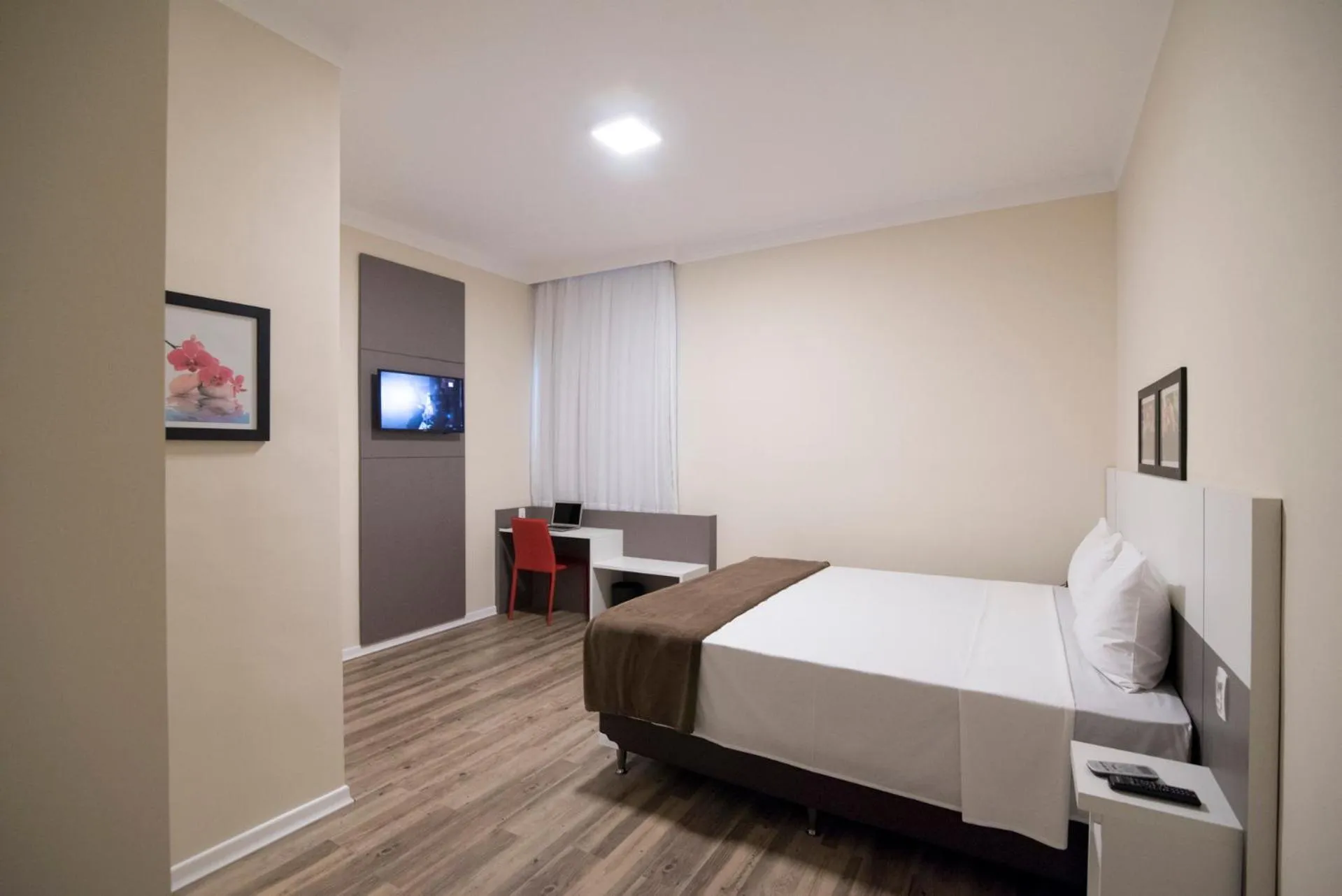 Photo of the whole room, Bed in Hotel H2 Congonhas