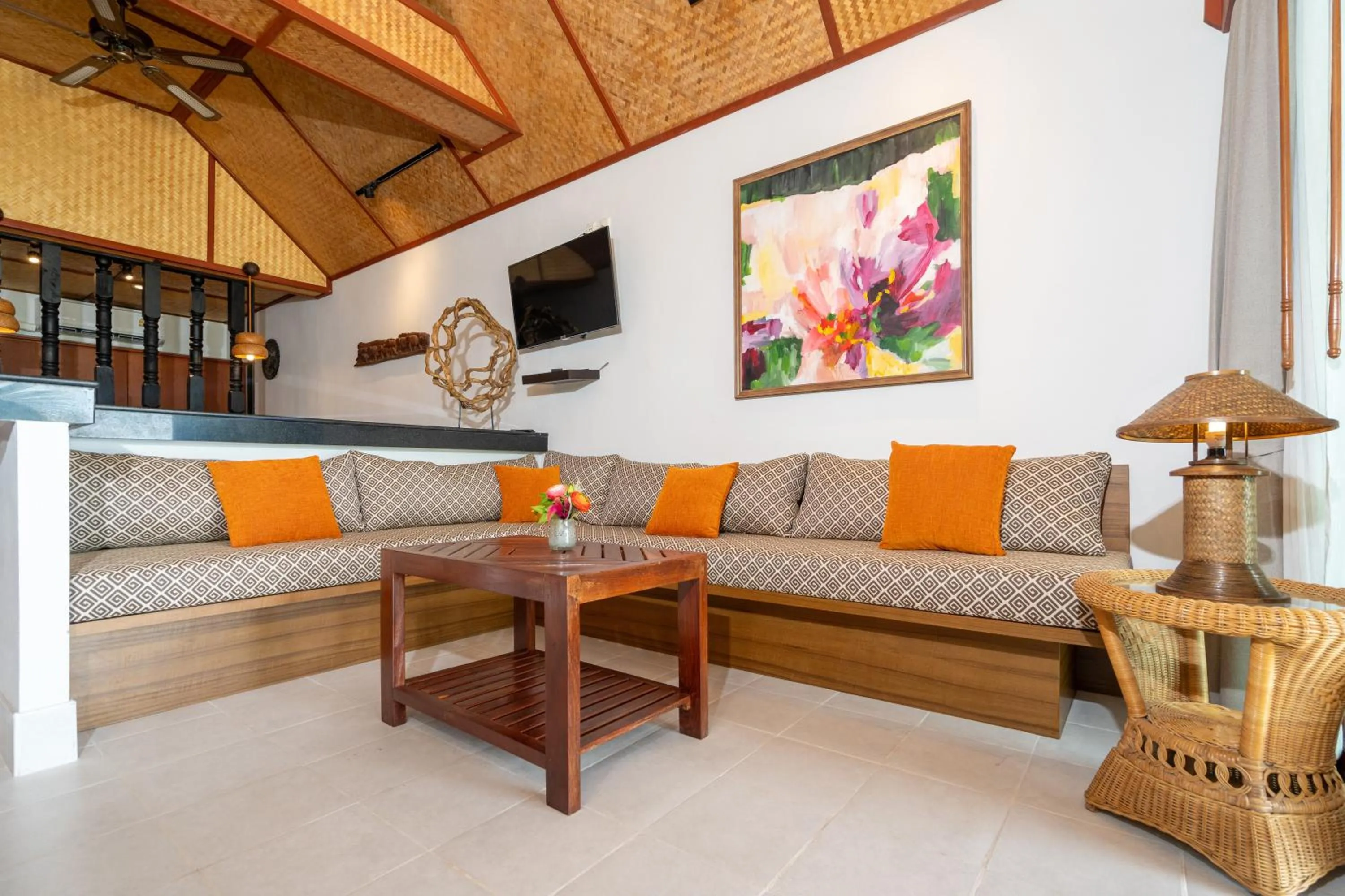 Living room in Friendship Beach Resort & Atmanjai Wellness Centre