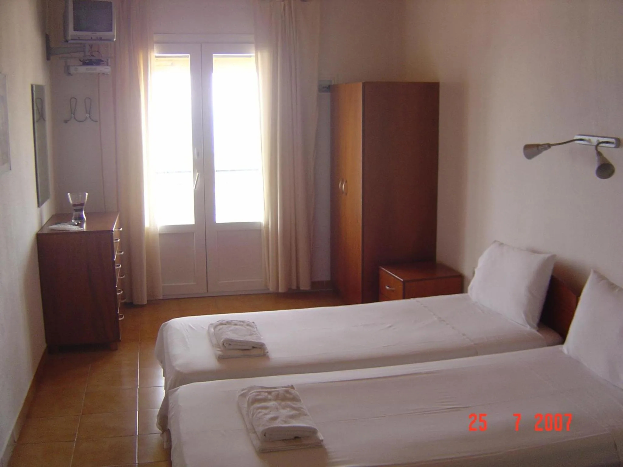 Photo of the whole room, Bed in Fatiras Studios