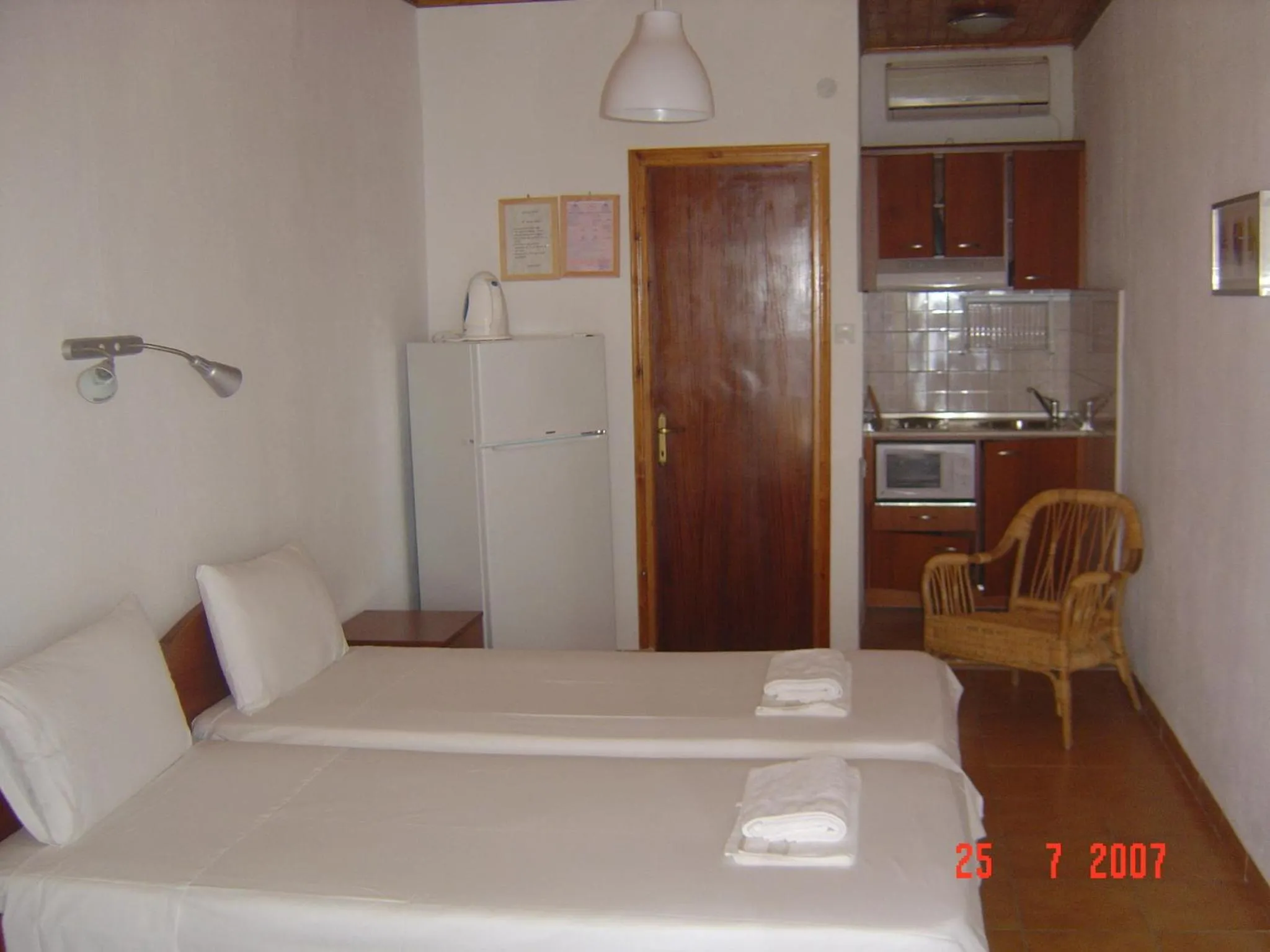 Photo of the whole room in Fatiras Studios