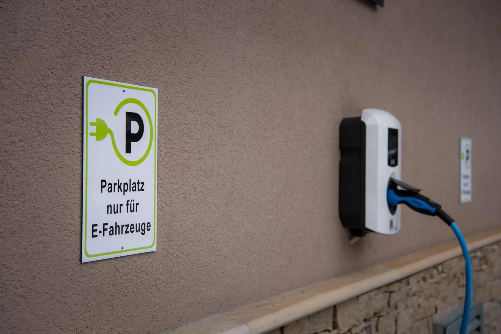 Parking in Hotel Niederreiter