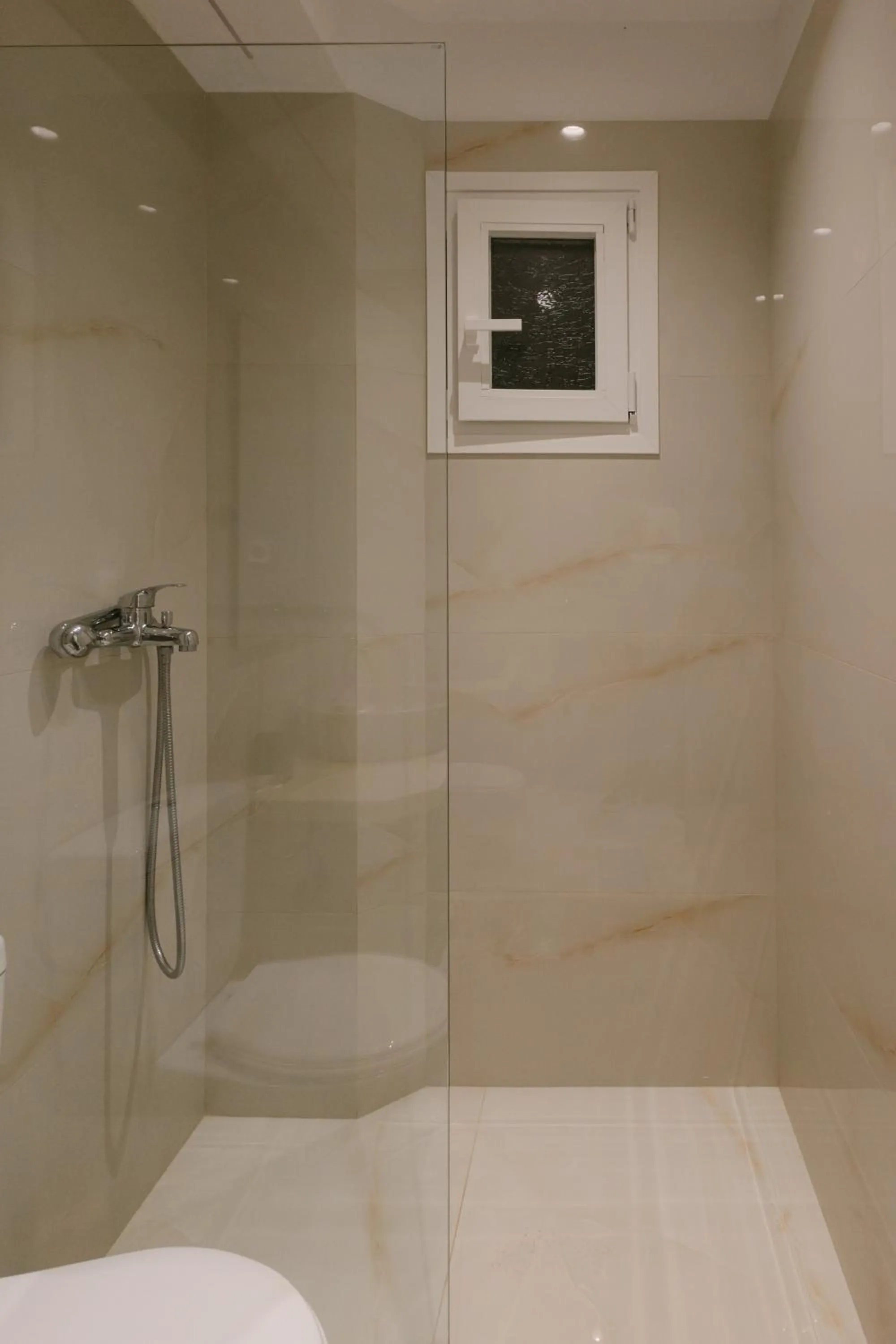 Anemos Hotel & Apartments