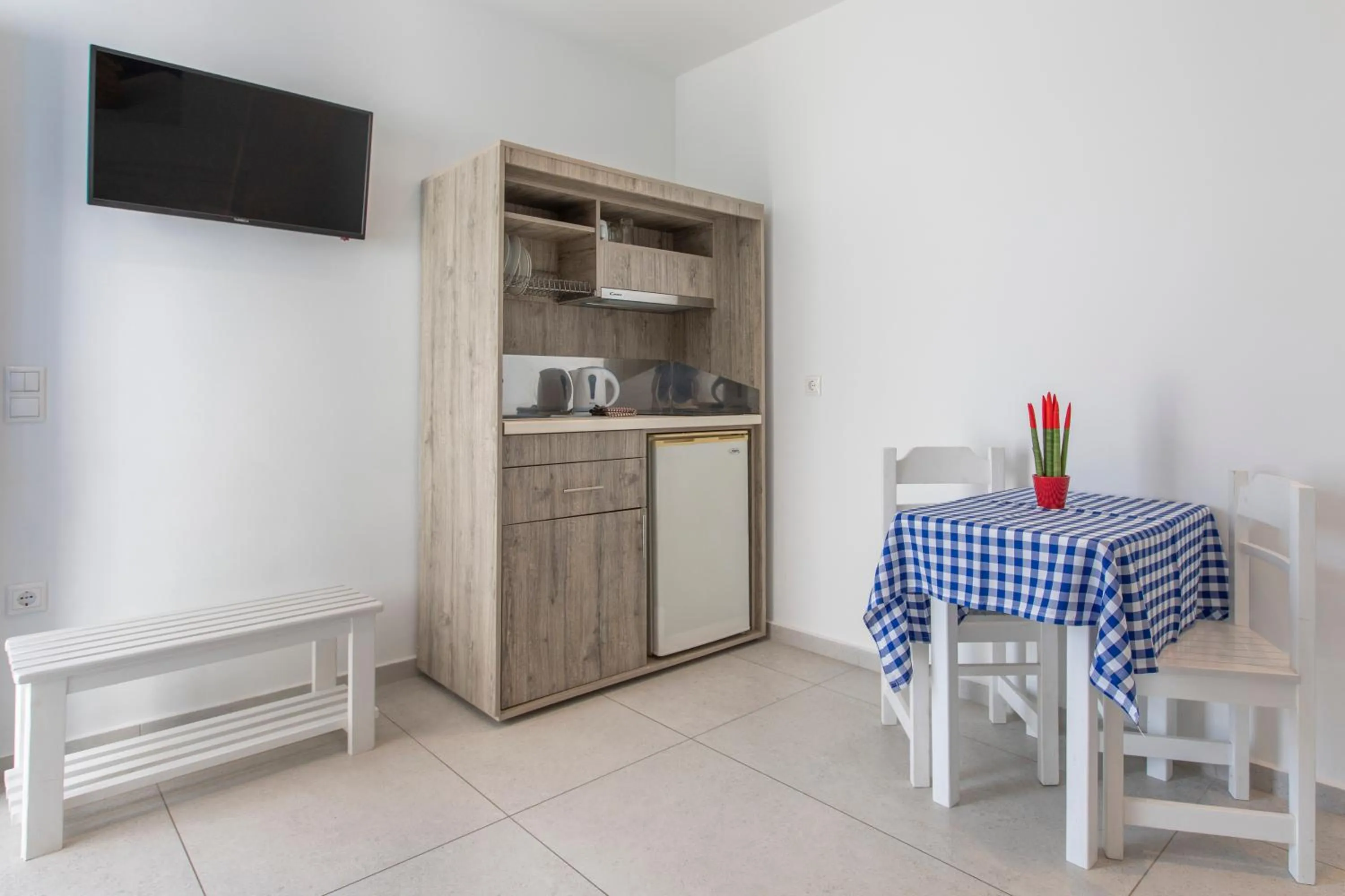 Anemos Hotel & Apartments