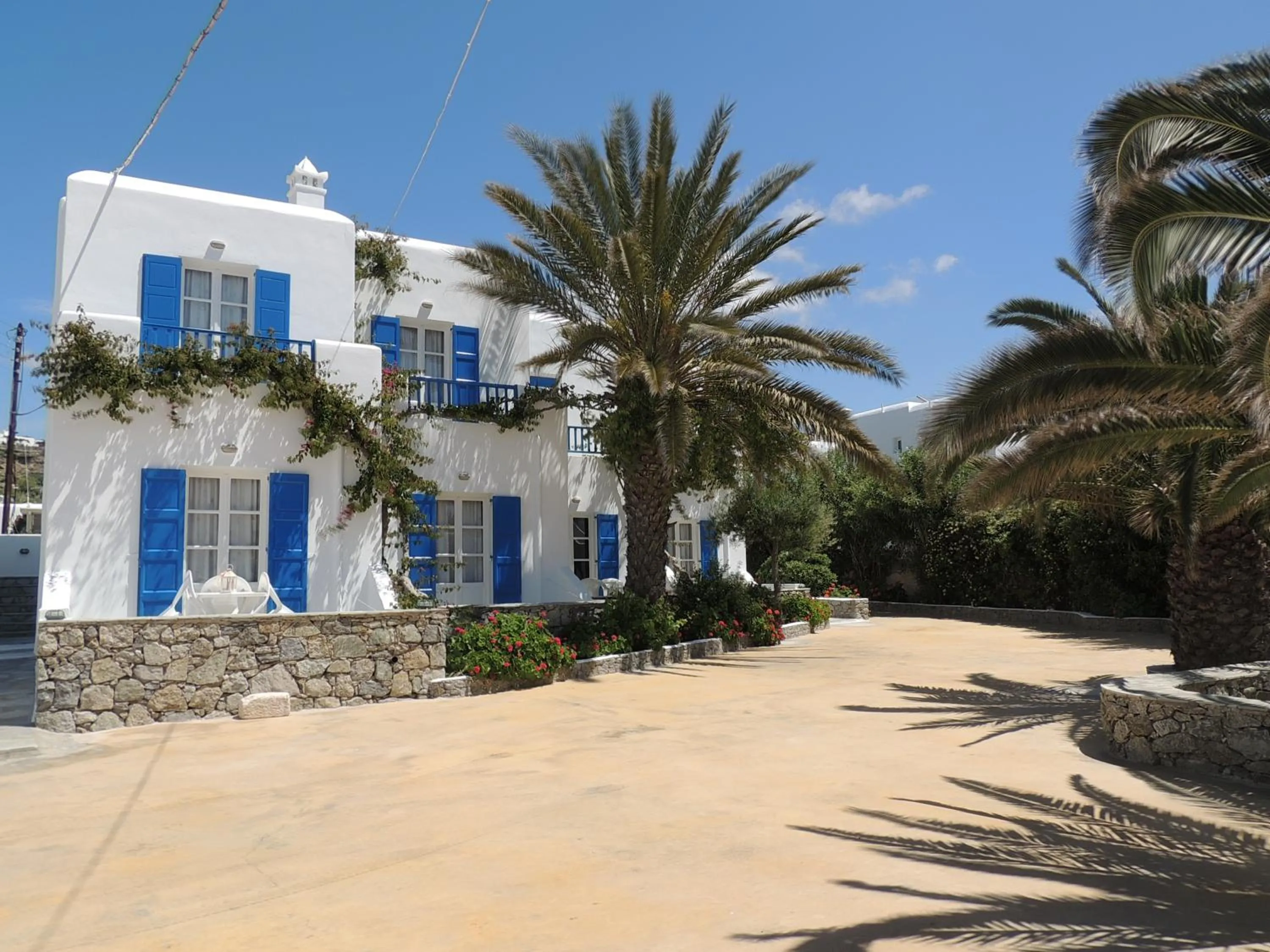 Area and facilities in Anemos Hotel & Apartments