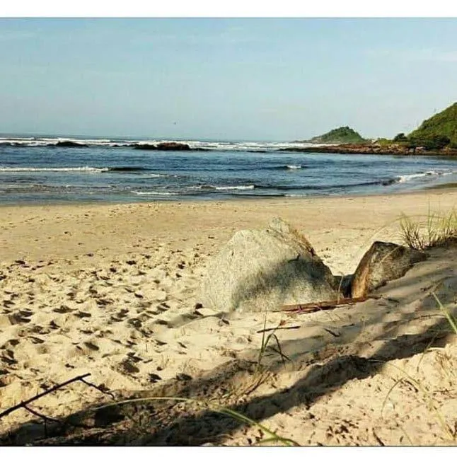 CASA - FRENTE PARA O MAR