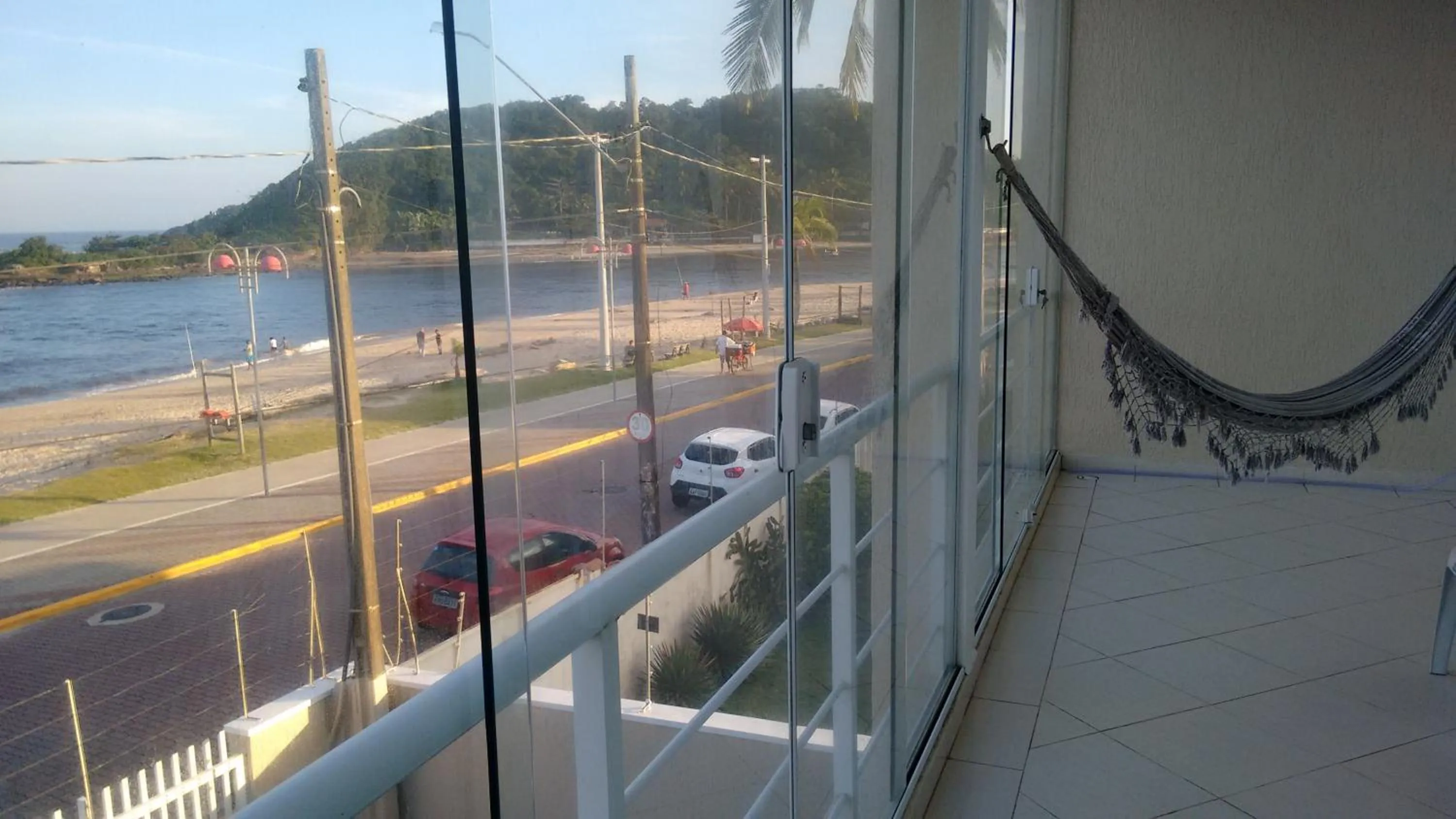 CASA - FRENTE PARA O MAR