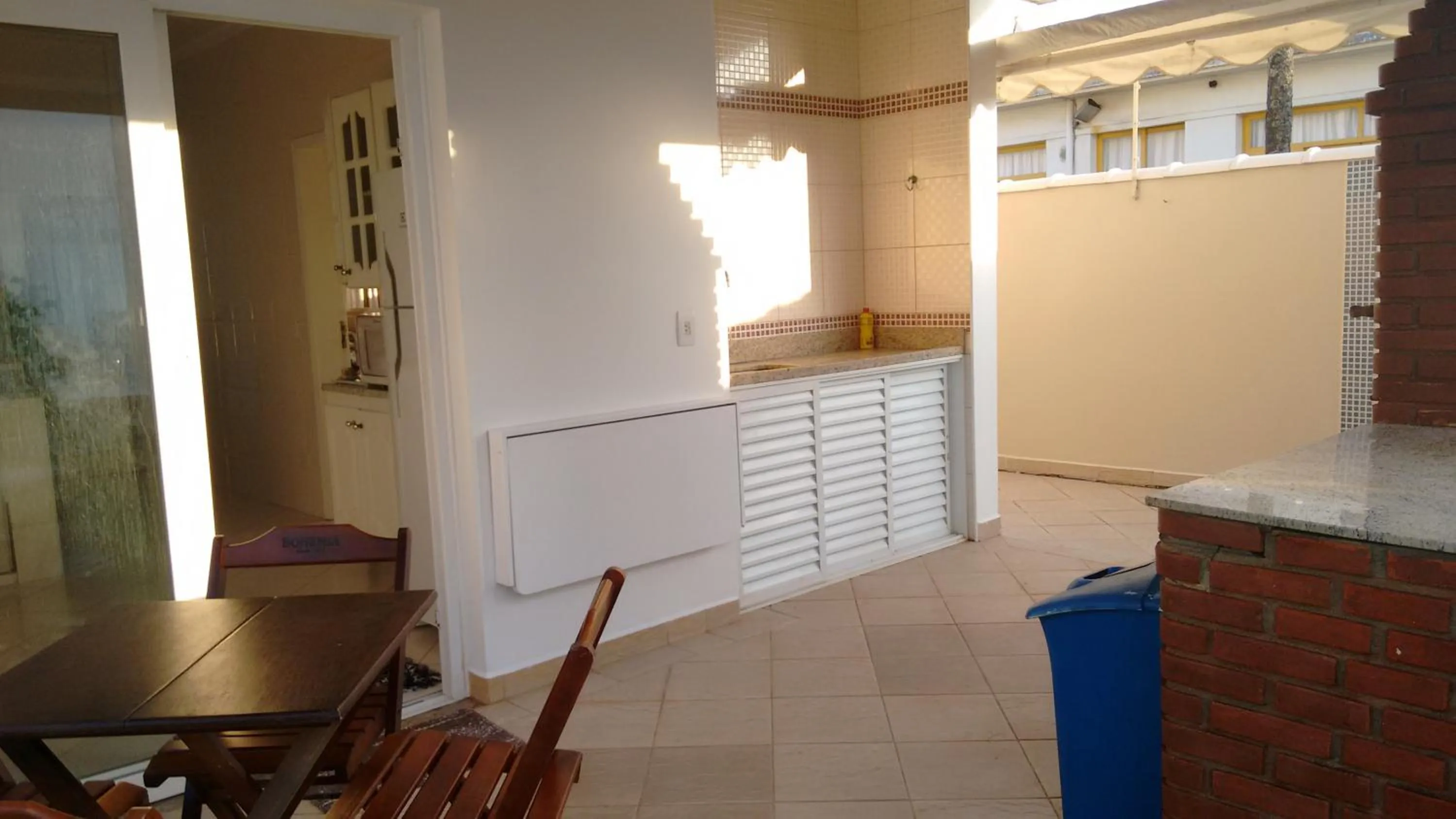 CASA - FRENTE PARA O MAR