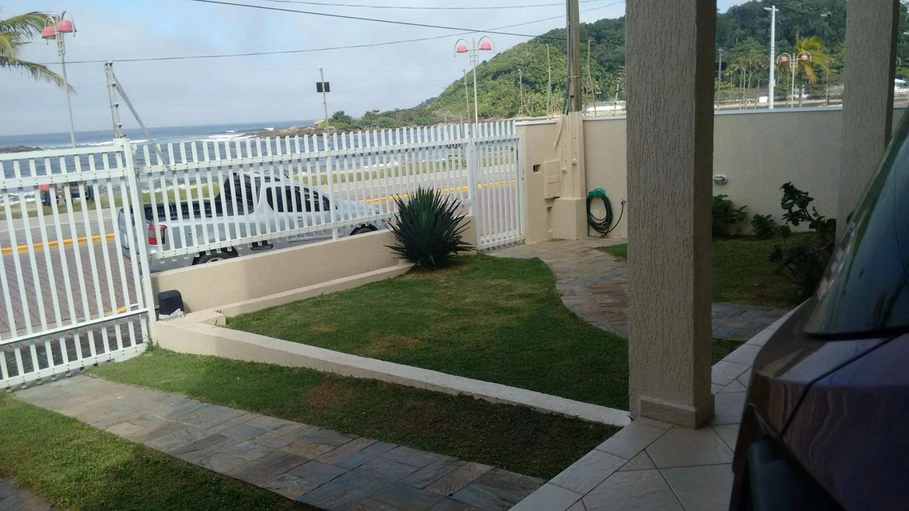 CASA - FRENTE PARA O MAR