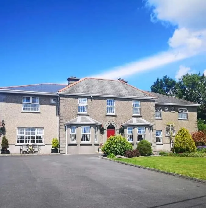 Property building in Shannonside House N37HF67