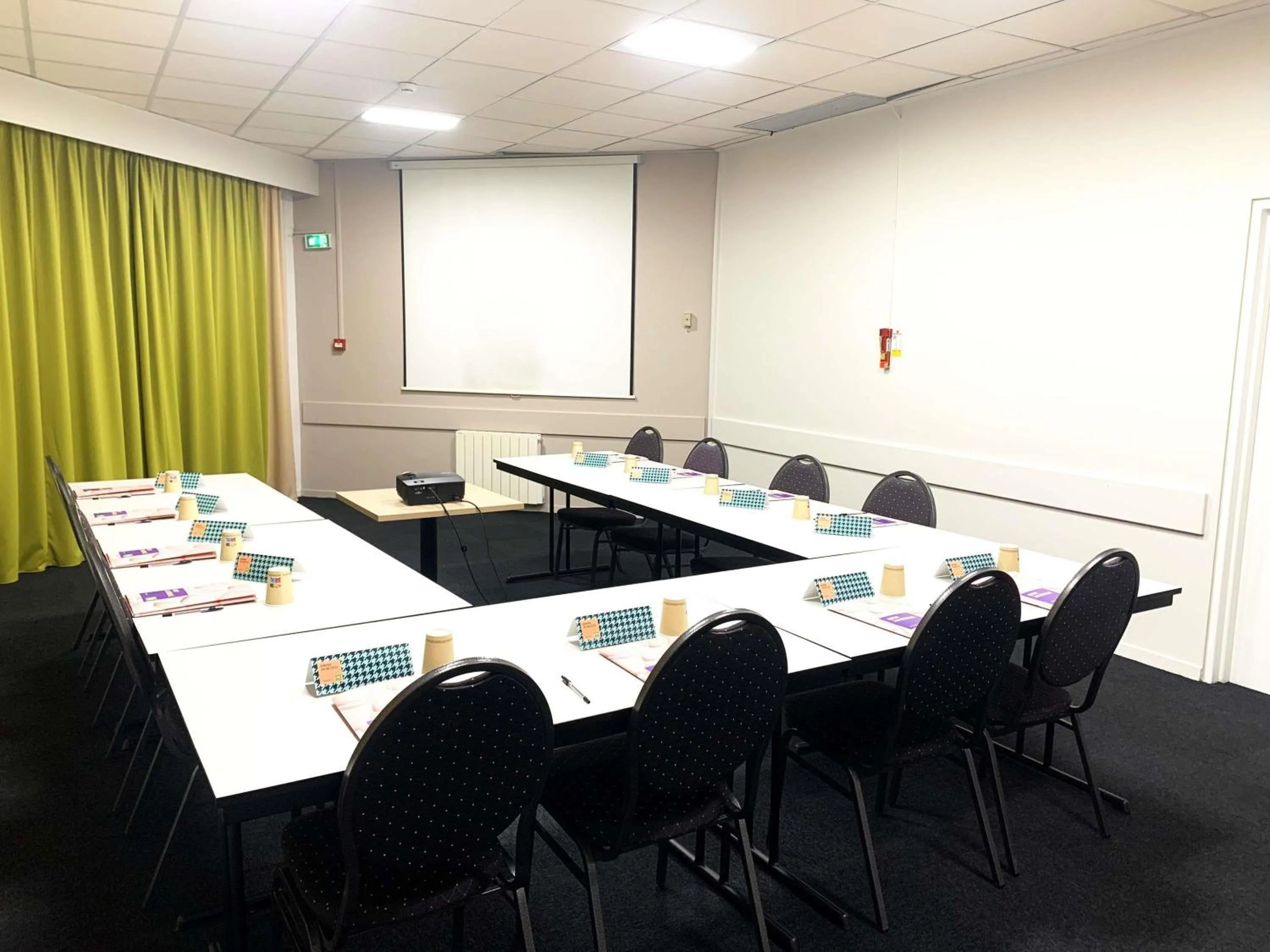 Meeting/conference room in ibis Styles Rouen Nord-Barentin