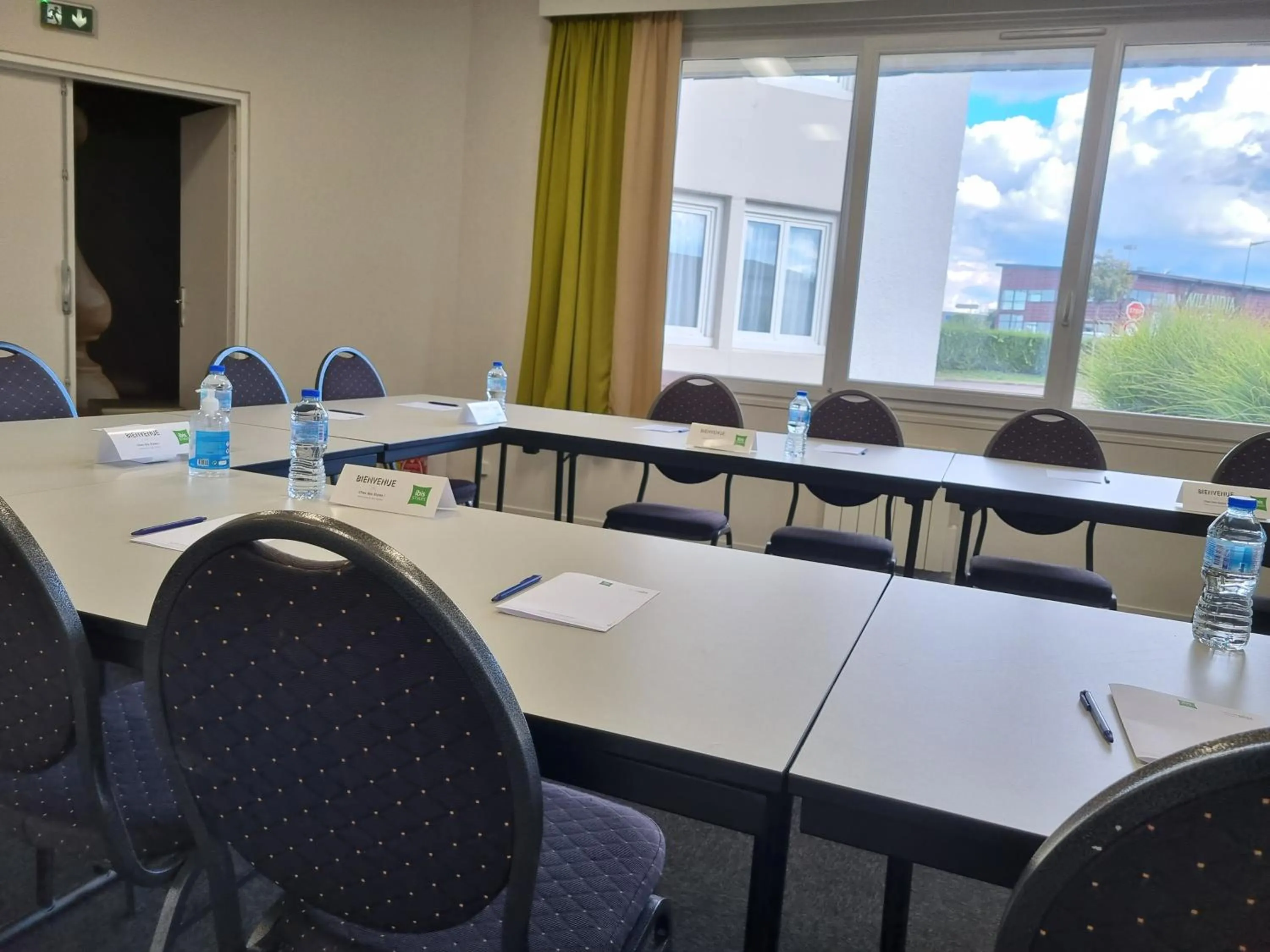 Meeting/conference room in ibis Styles Rouen Nord-Barentin