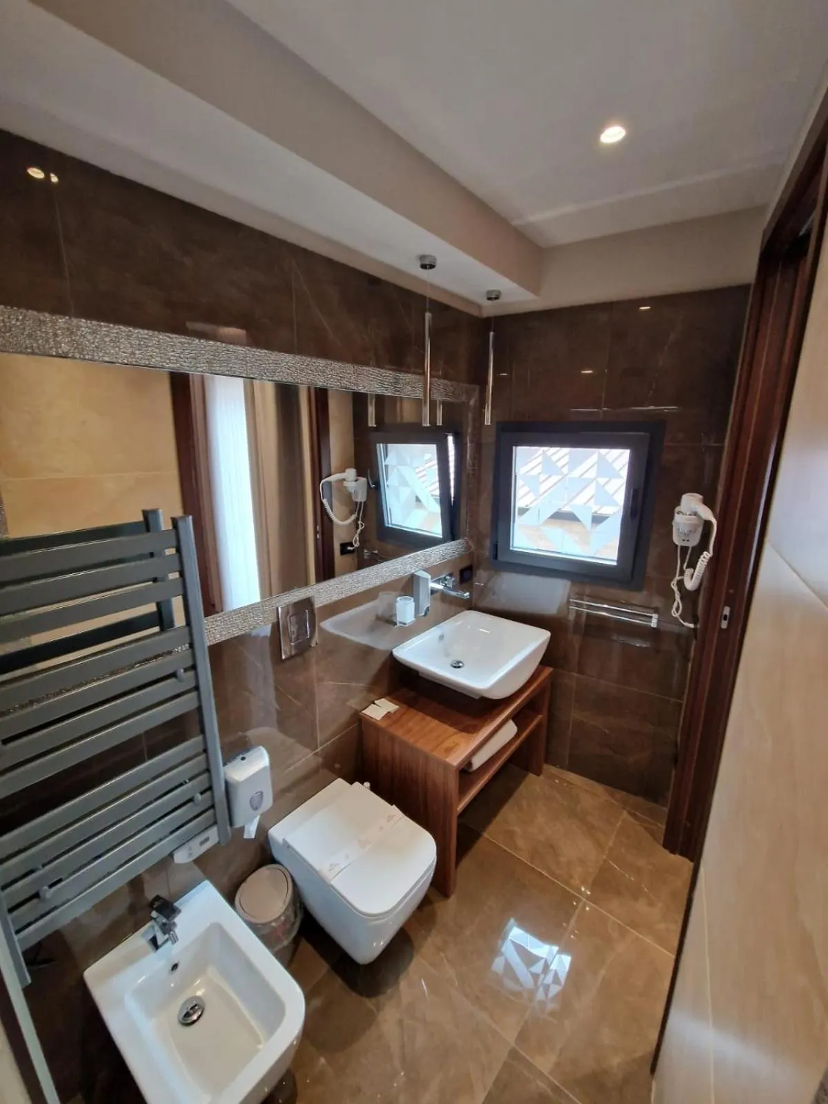 Toilet in Beatus Suites And Rooms B&B