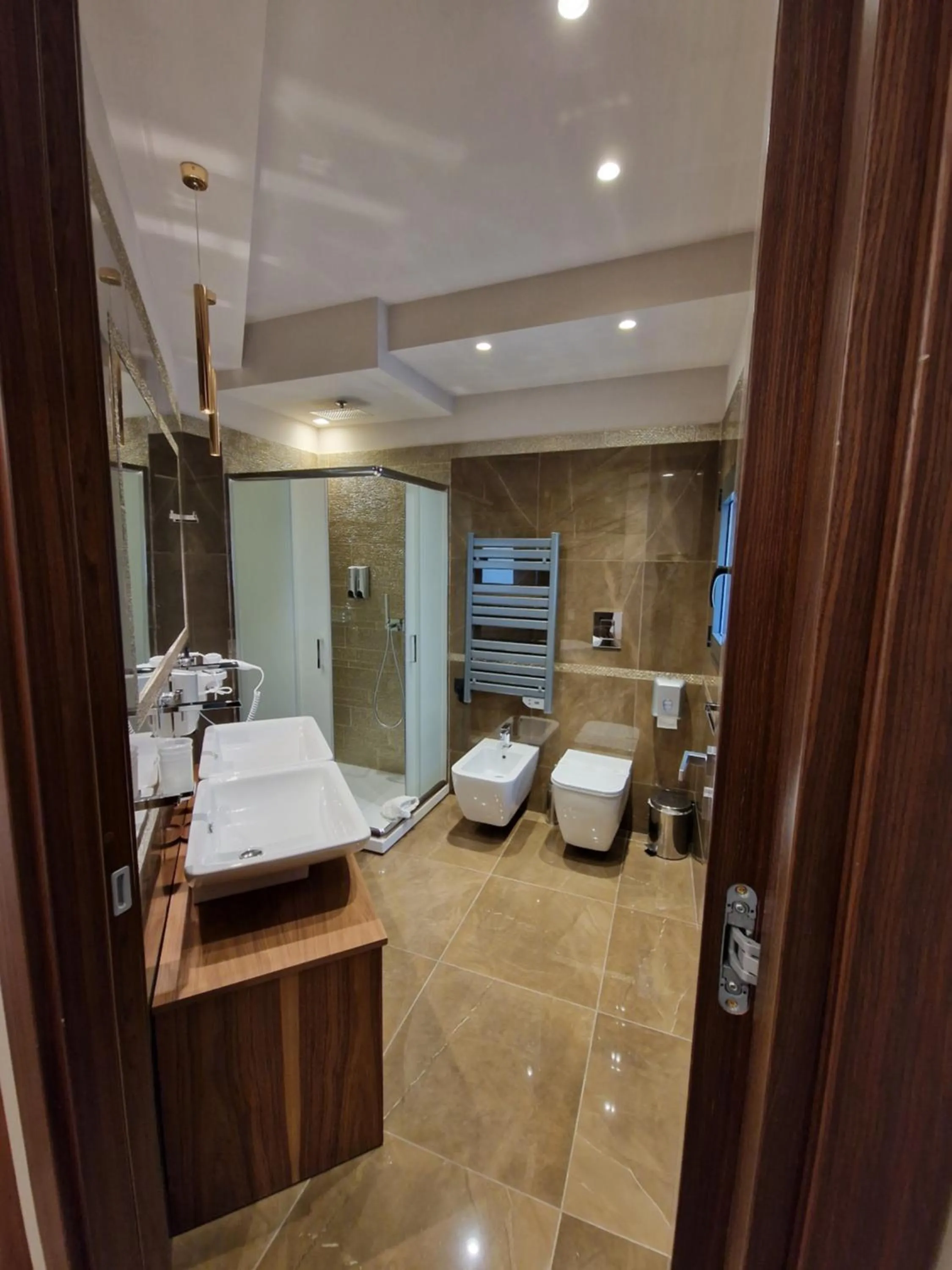 Toilet in Beatus Suites And Rooms B&B