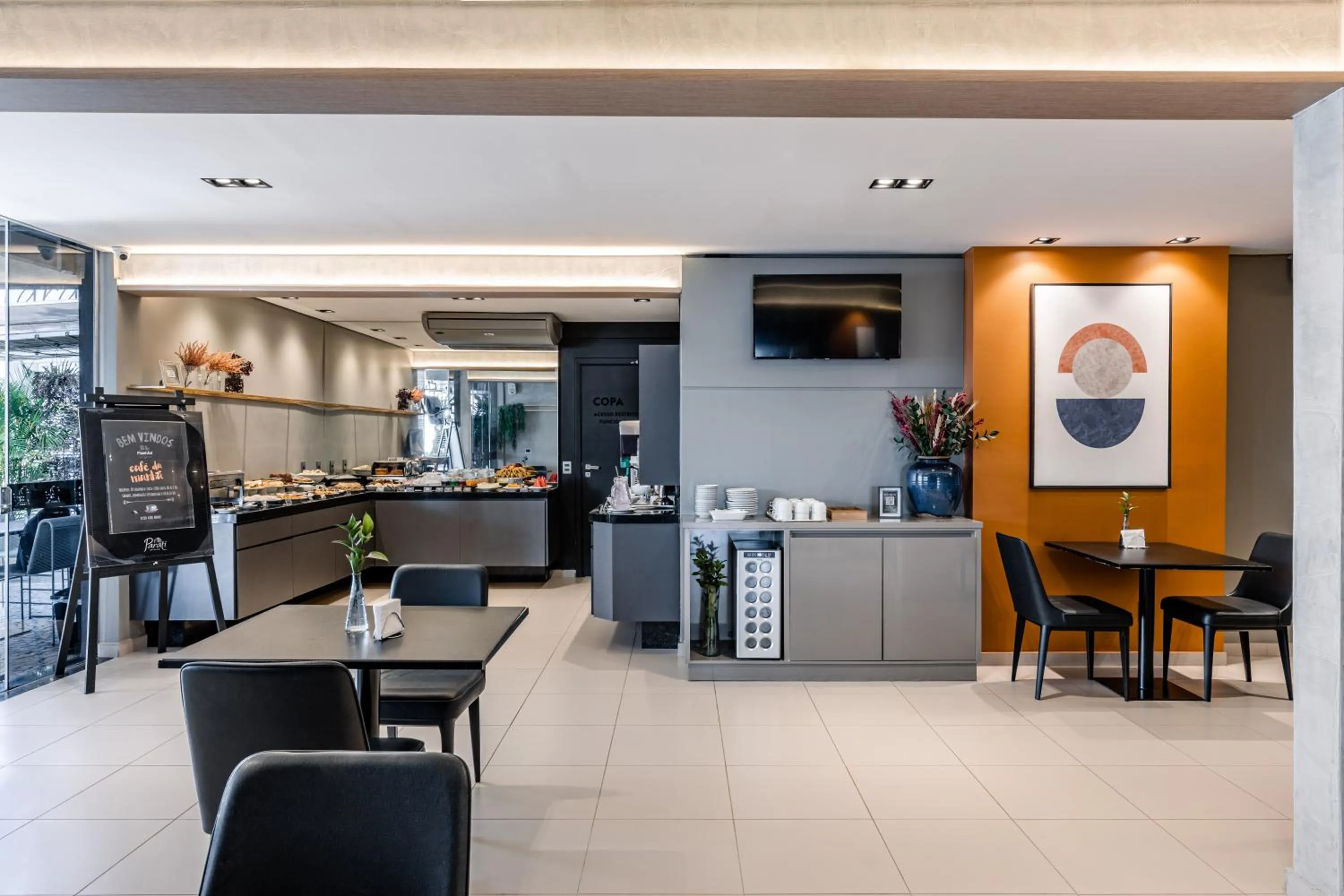 Restaurant/places to eat in Hotel Parati Minas