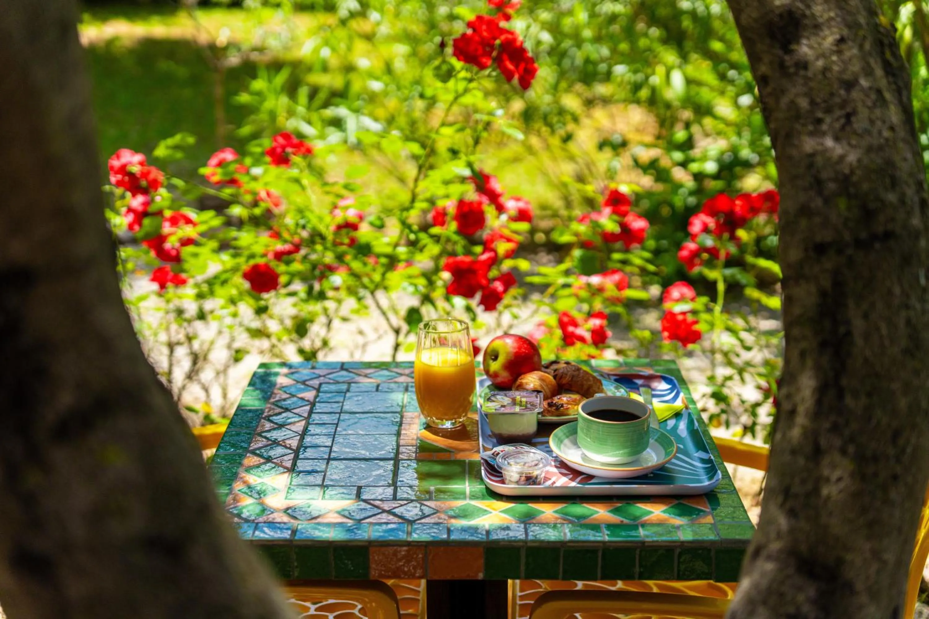 Patio in Hotel Les Oliviers