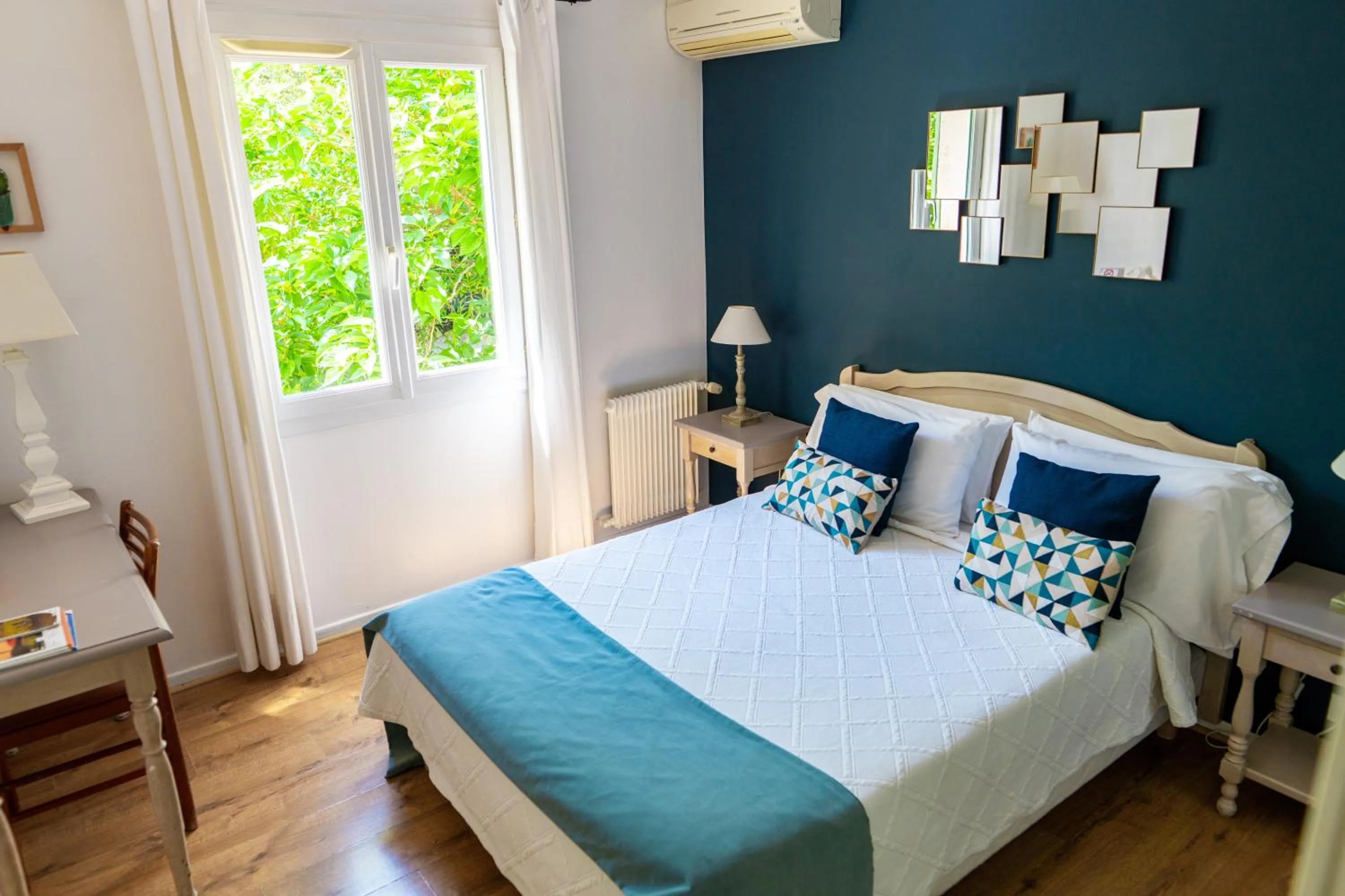 Bedroom, Bed in Hotel Les Oliviers